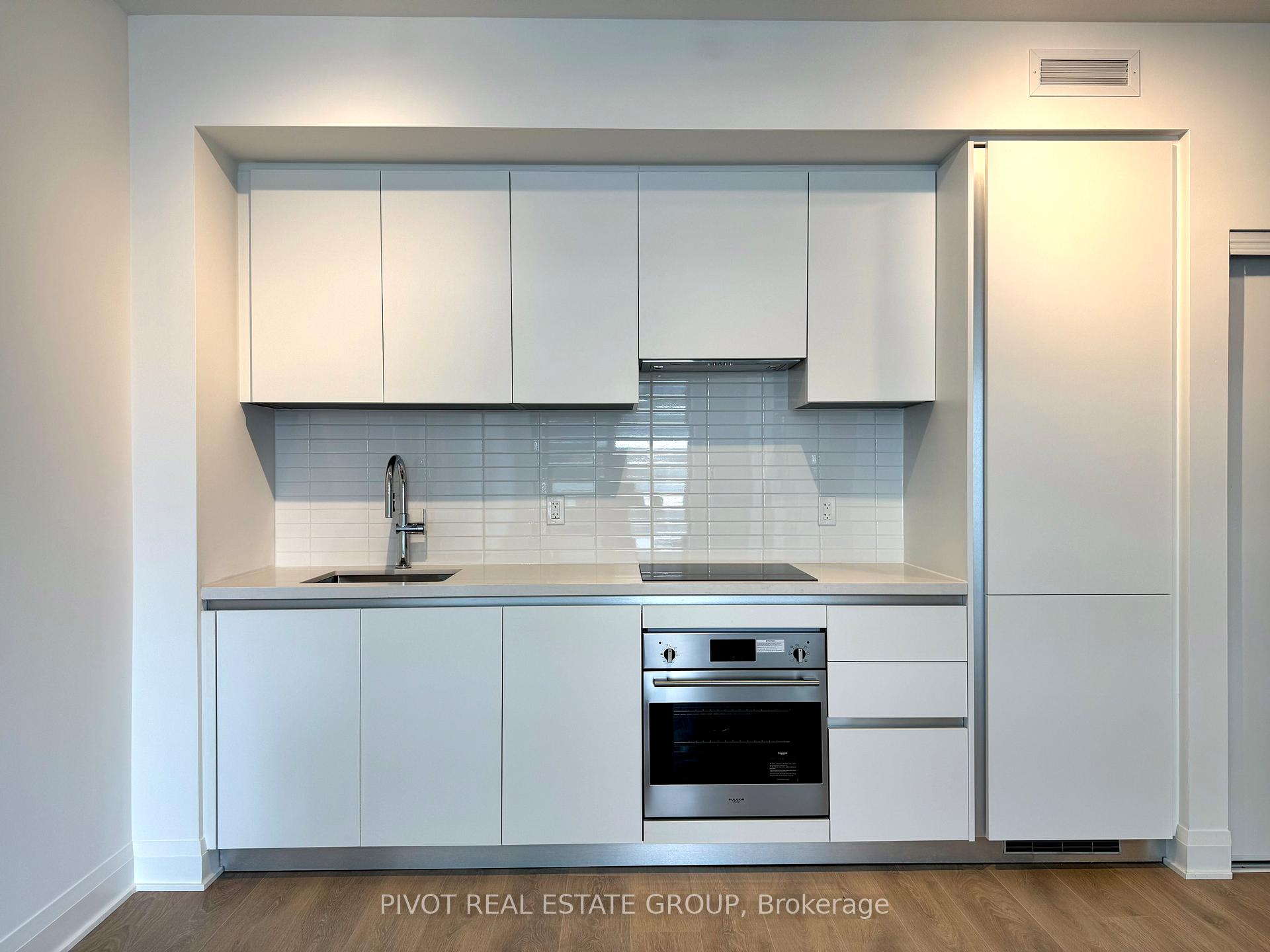 Photo 4 of Unit 1905, 2 Erskine Road, Mississauga, City Centre — HOMEH