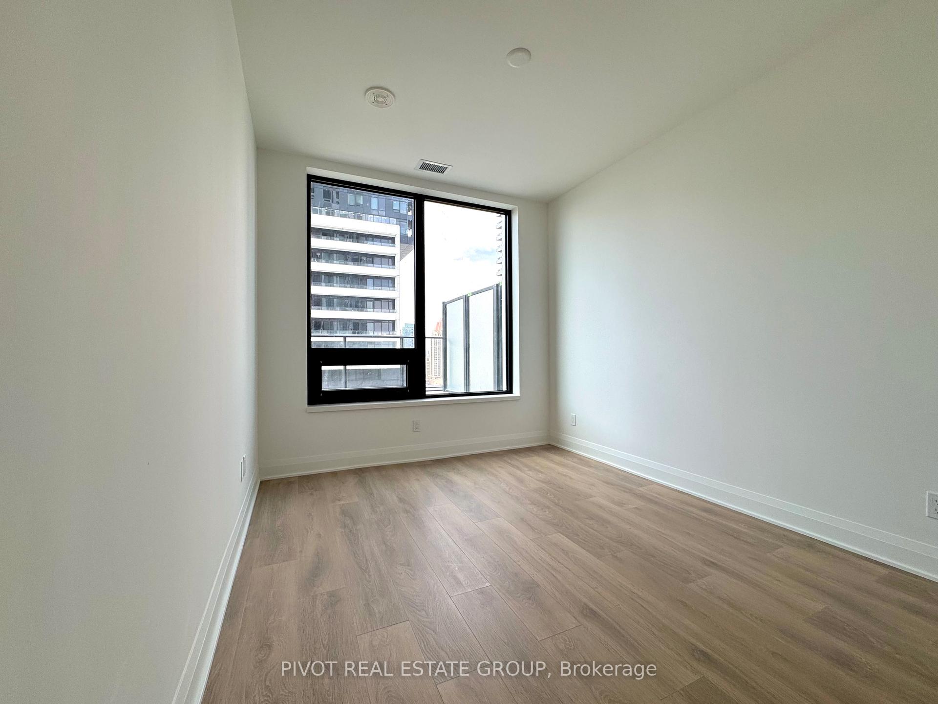 Photo 11 of Unit 1905, 2 Erskine Road, Mississauga, City Centre — HOMEH