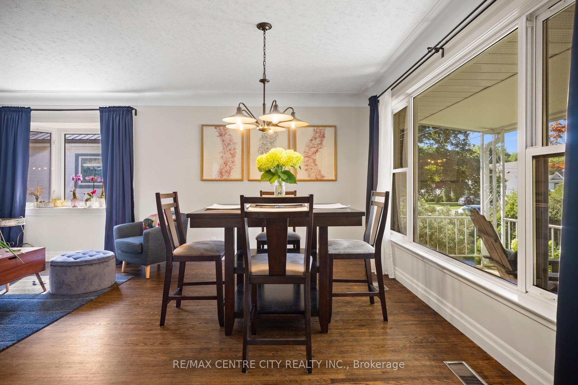 Photo 5 of 21 Spruce Street, St. Thomas — HOMEH