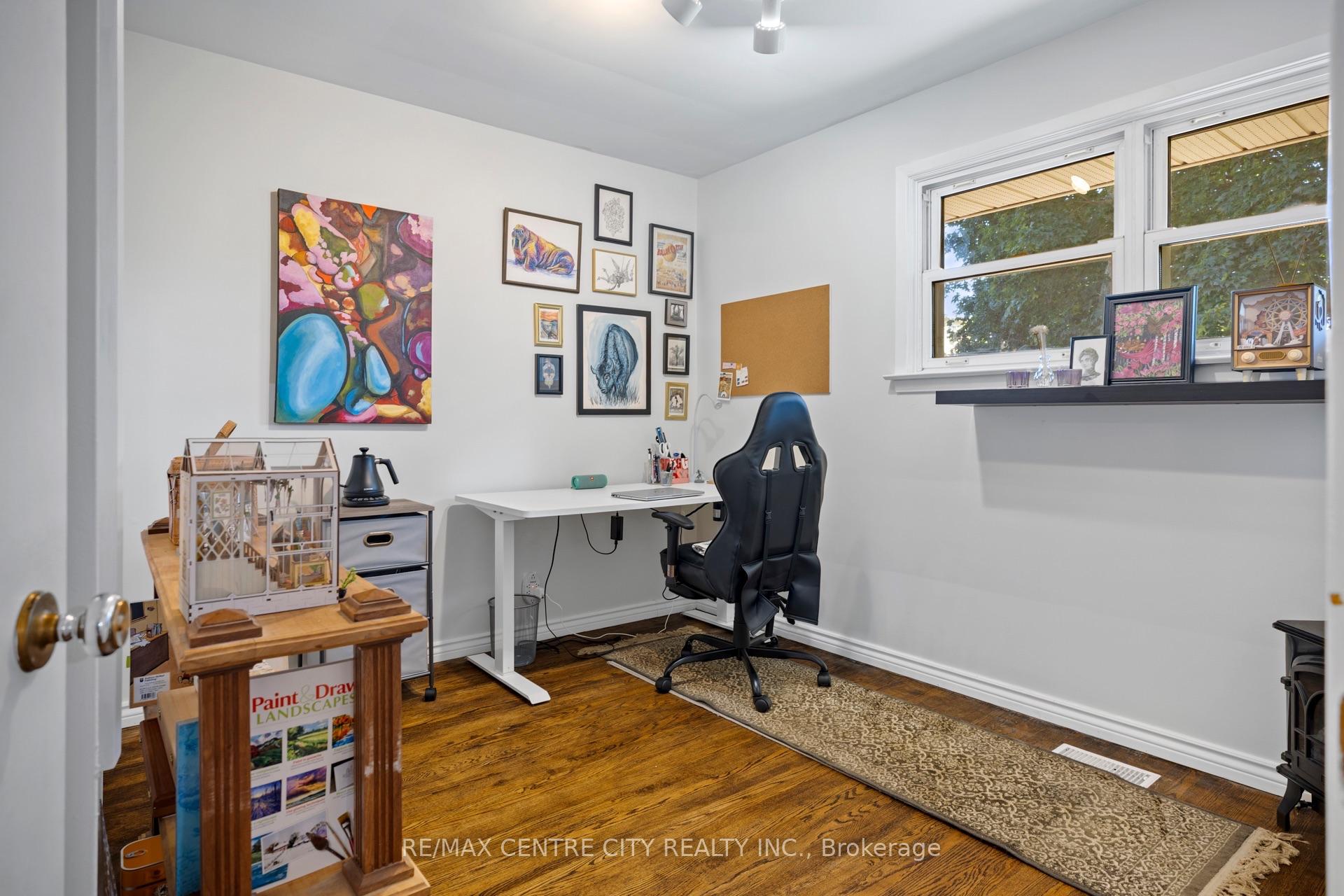 Photo 12 of 21 Spruce Street, St. Thomas — HOMEH