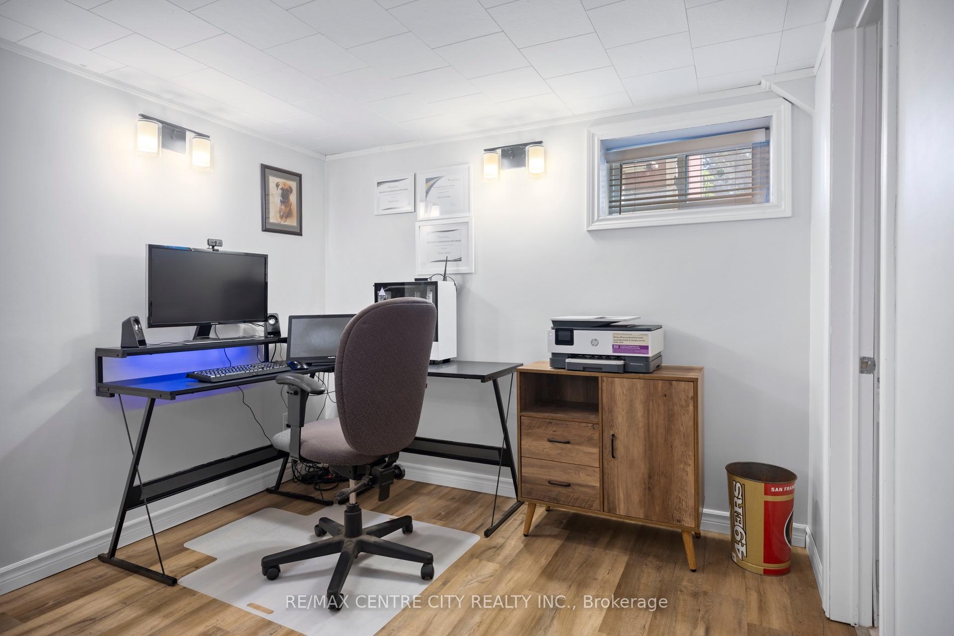 Photo 16 of 21 Spruce Street, St. Thomas — HOMEH