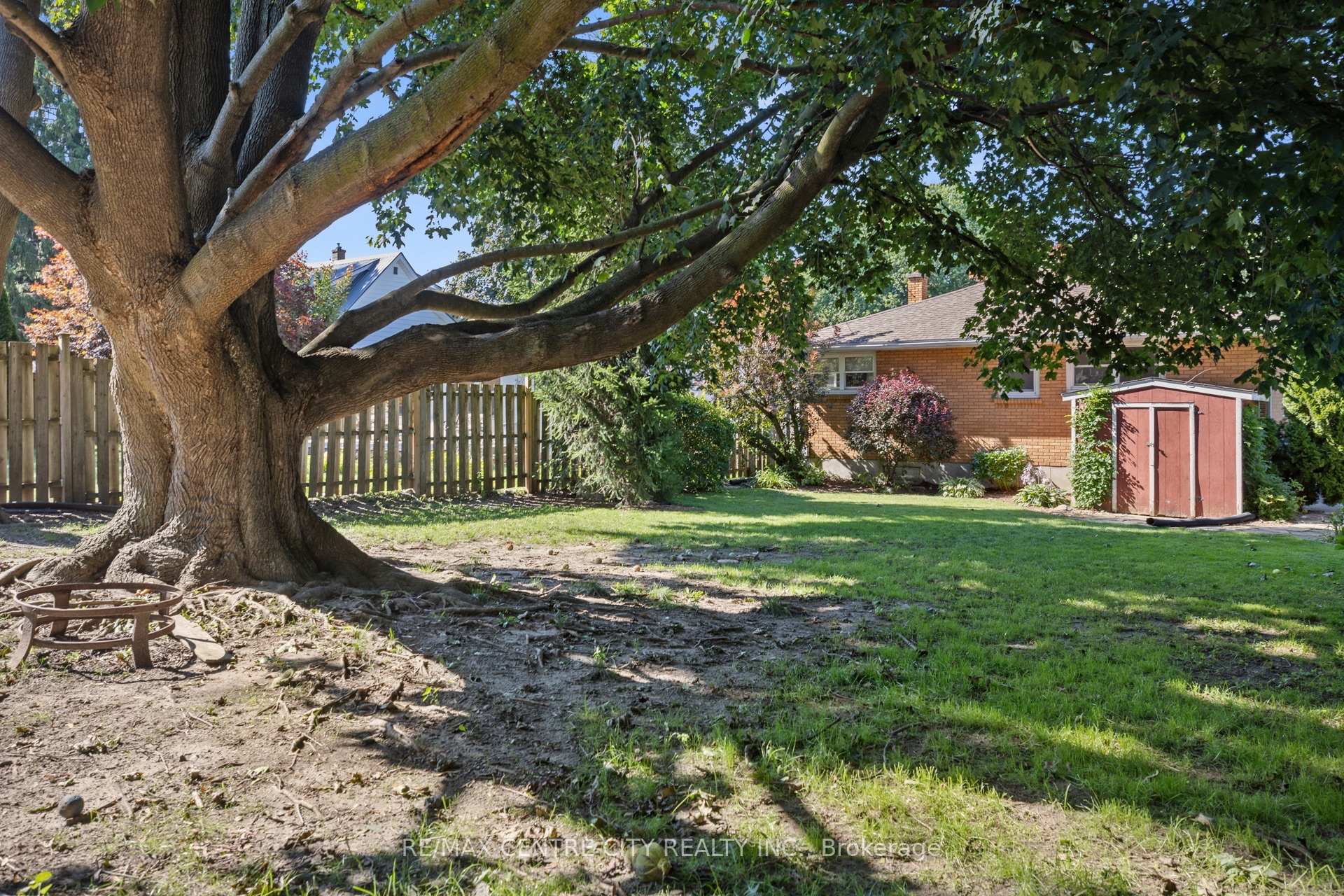 Photo 25 of 21 Spruce Street, St. Thomas — HOMEH