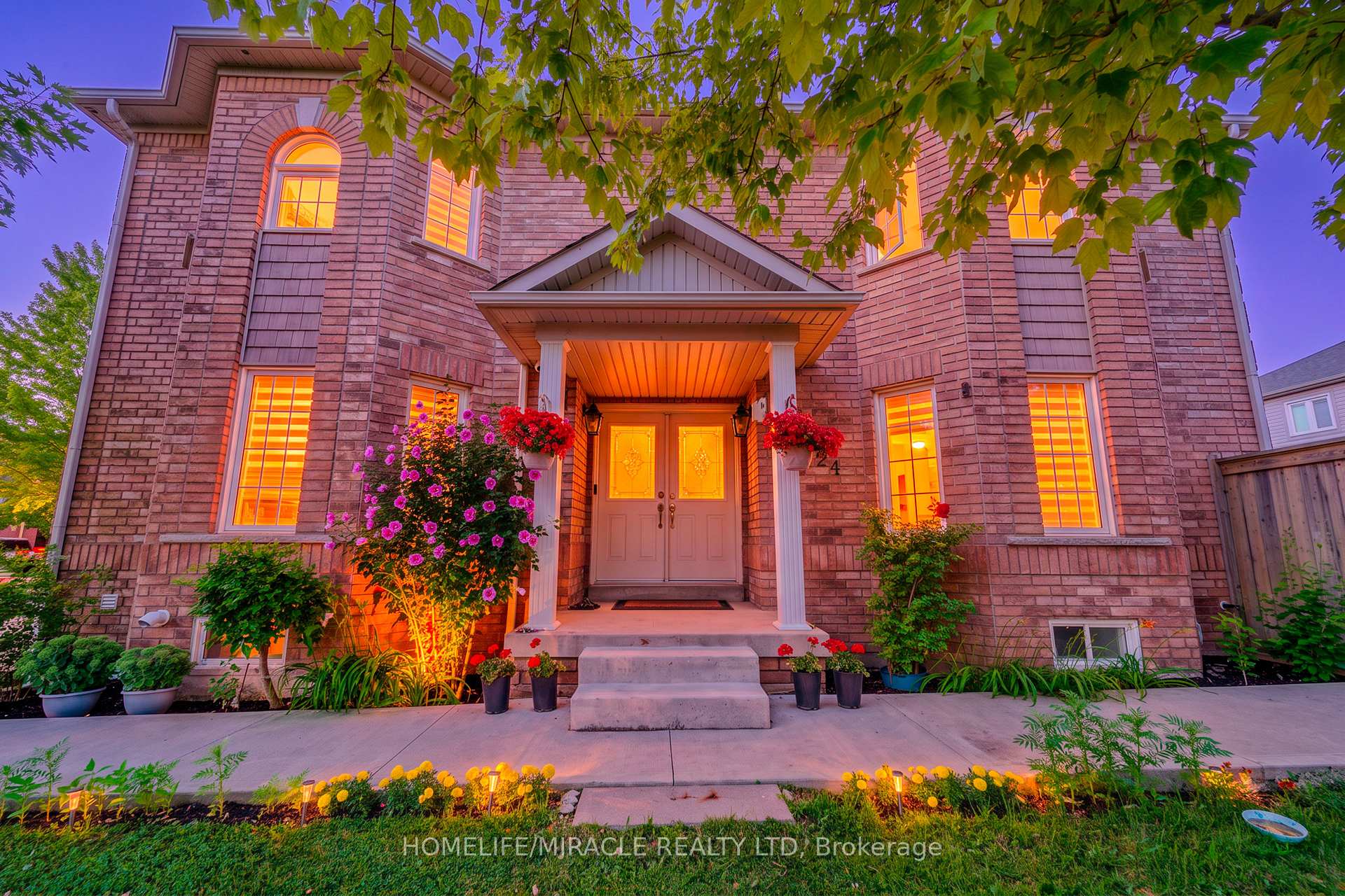 Photo 4 of 324 Edenbrook Hill Drive, Brampton, Fletcher's Meadow — HOMEH