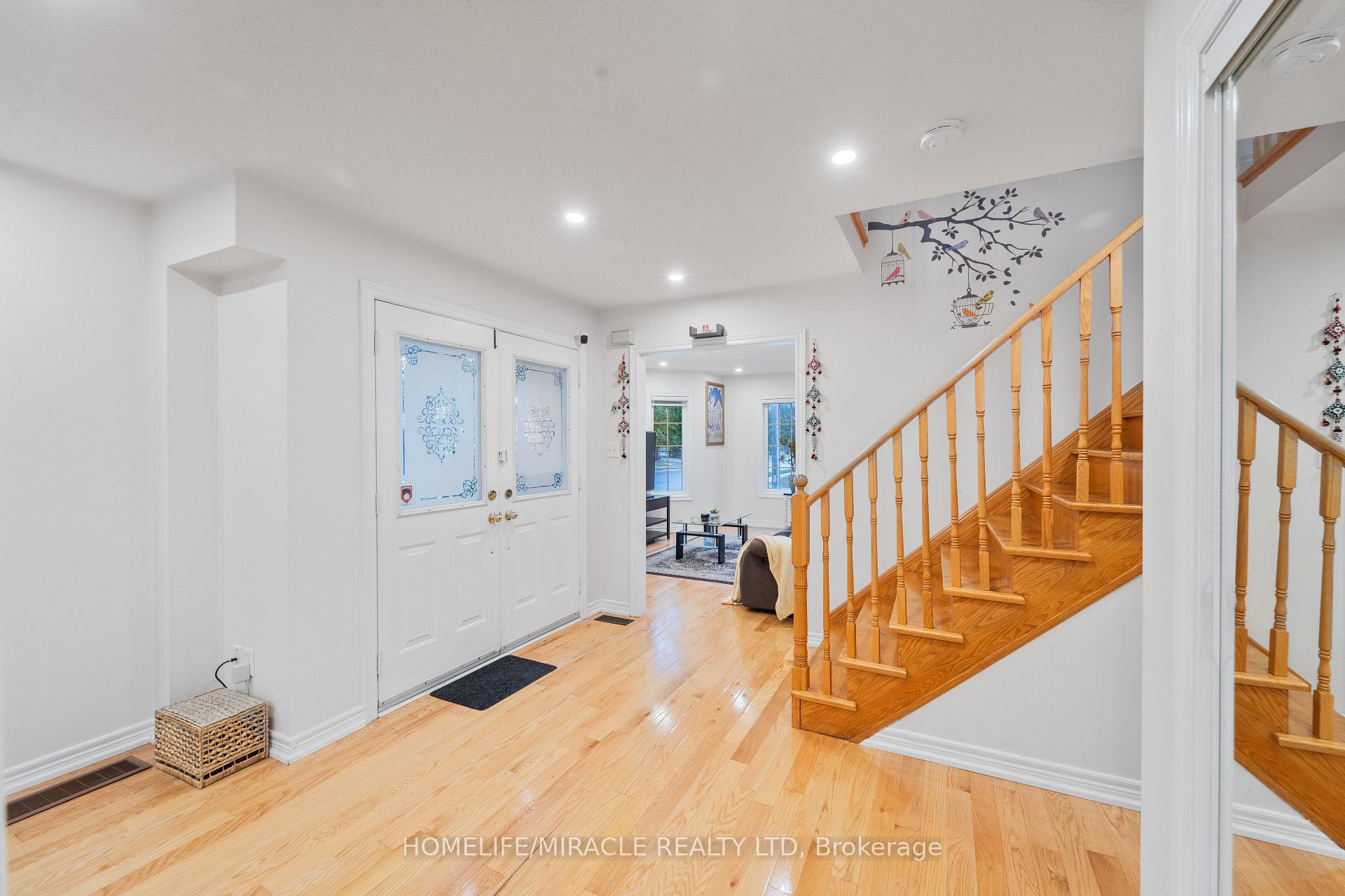 Photo 6 of 324 Edenbrook Hill Drive, Brampton, Fletcher's Meadow — HOMEH
