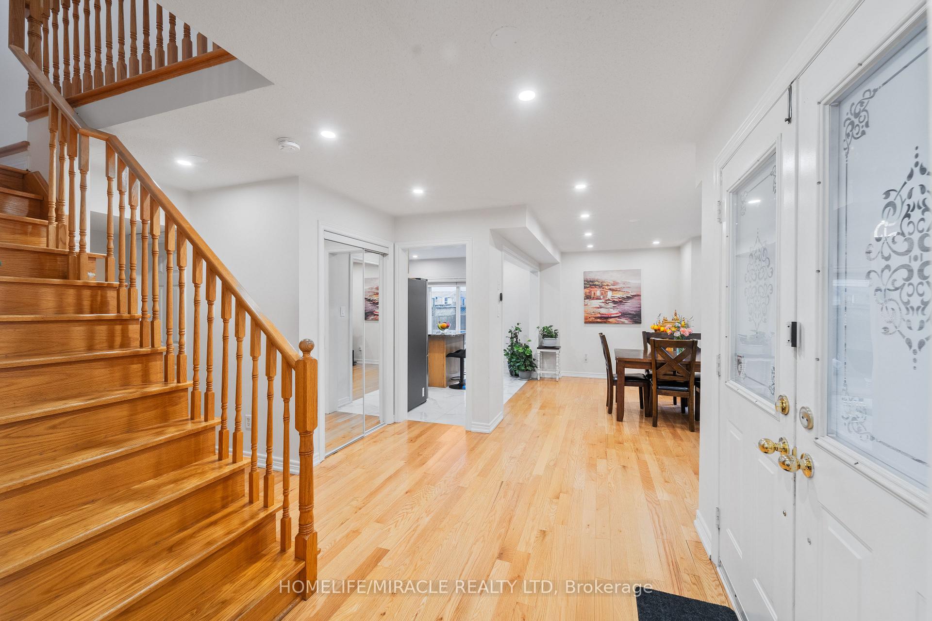 Photo 9 of 324 Edenbrook Hill Drive, Brampton, Fletcher's Meadow — HOMEH