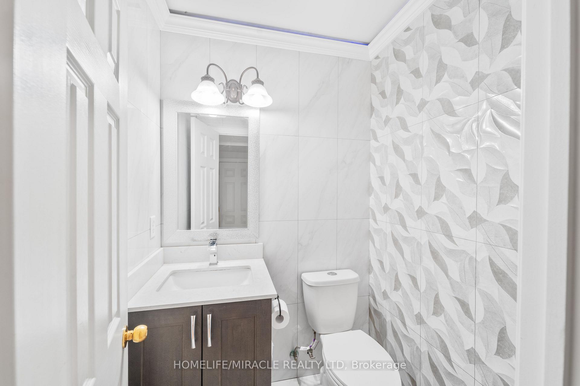 Photo 15 of 324 Edenbrook Hill Drive, Brampton, Fletcher's Meadow — HOMEH