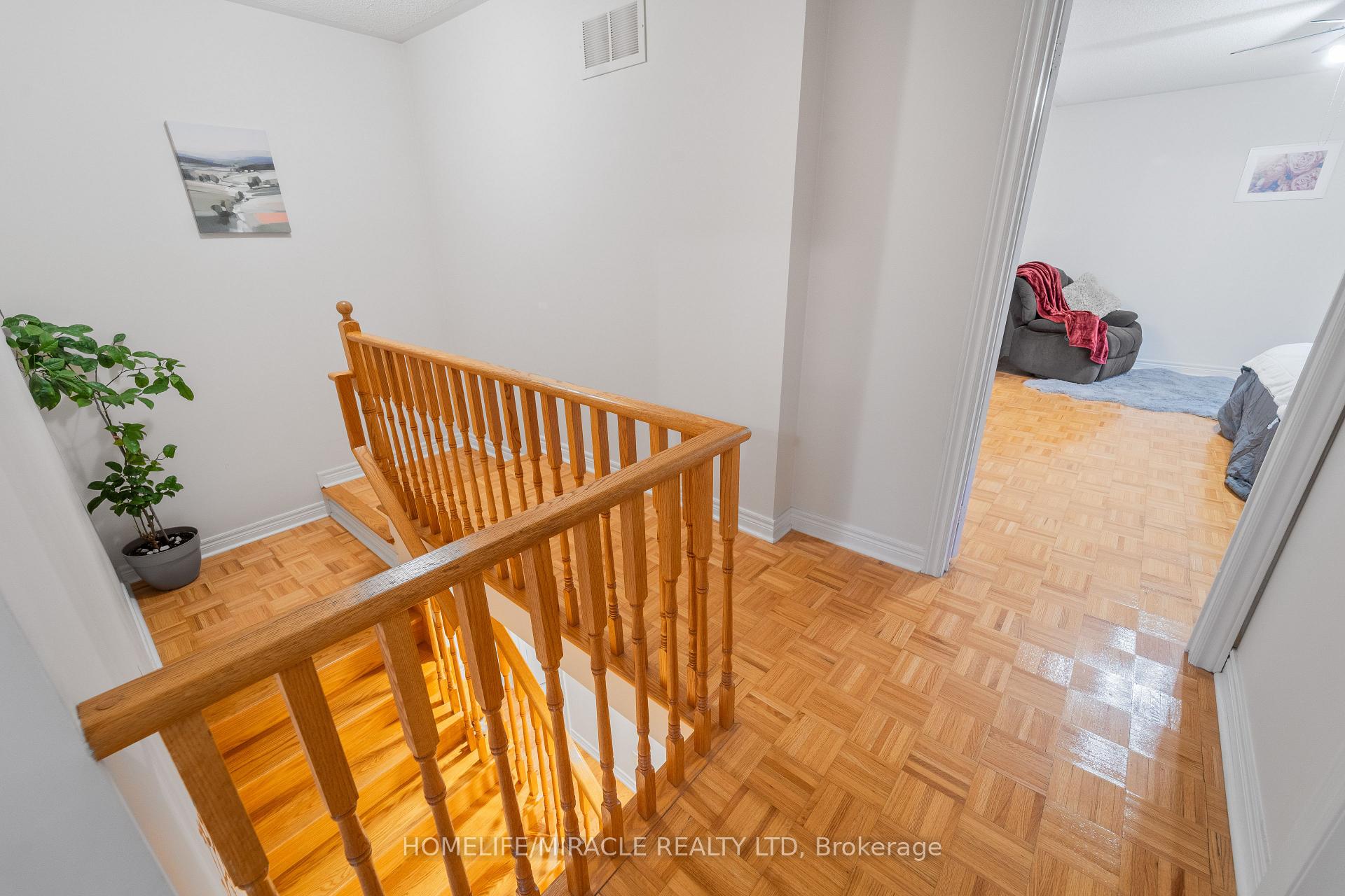 Photo 16 of 324 Edenbrook Hill Drive, Brampton, Fletcher's Meadow — HOMEH