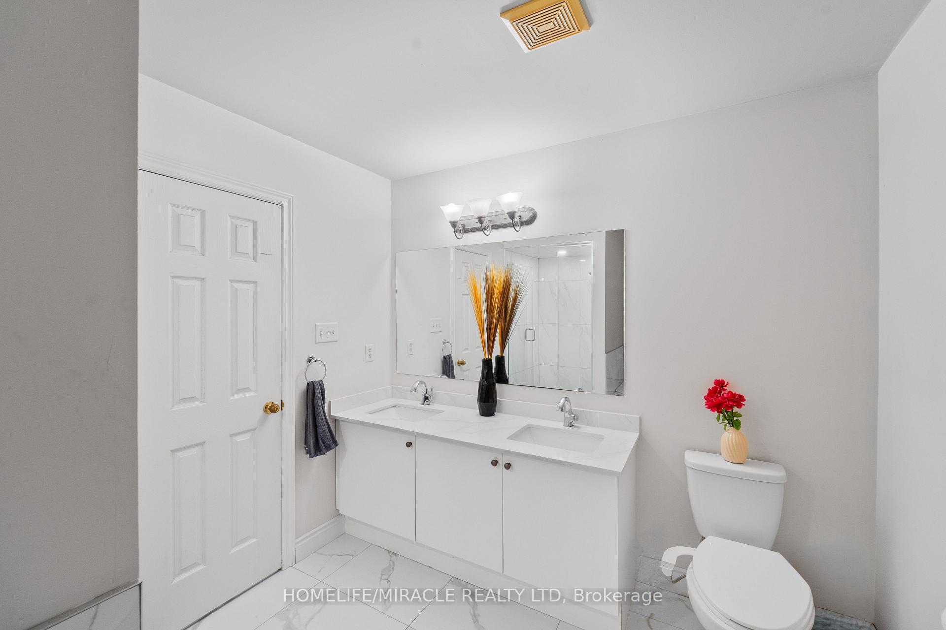 Photo 19 of 324 Edenbrook Hill Drive, Brampton, Fletcher's Meadow — HOMEH