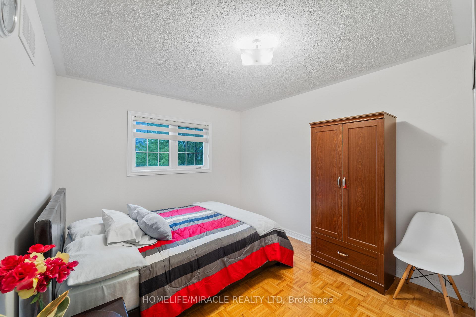 Photo 24 of 324 Edenbrook Hill Drive, Brampton, Fletcher's Meadow — HOMEH