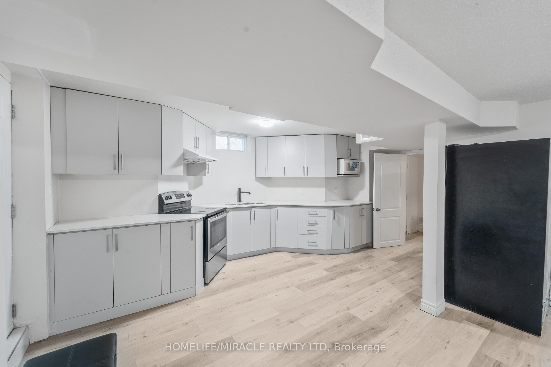 Photo 28 of 324 Edenbrook Hill Drive, Brampton, Fletcher's Meadow — HOMEH