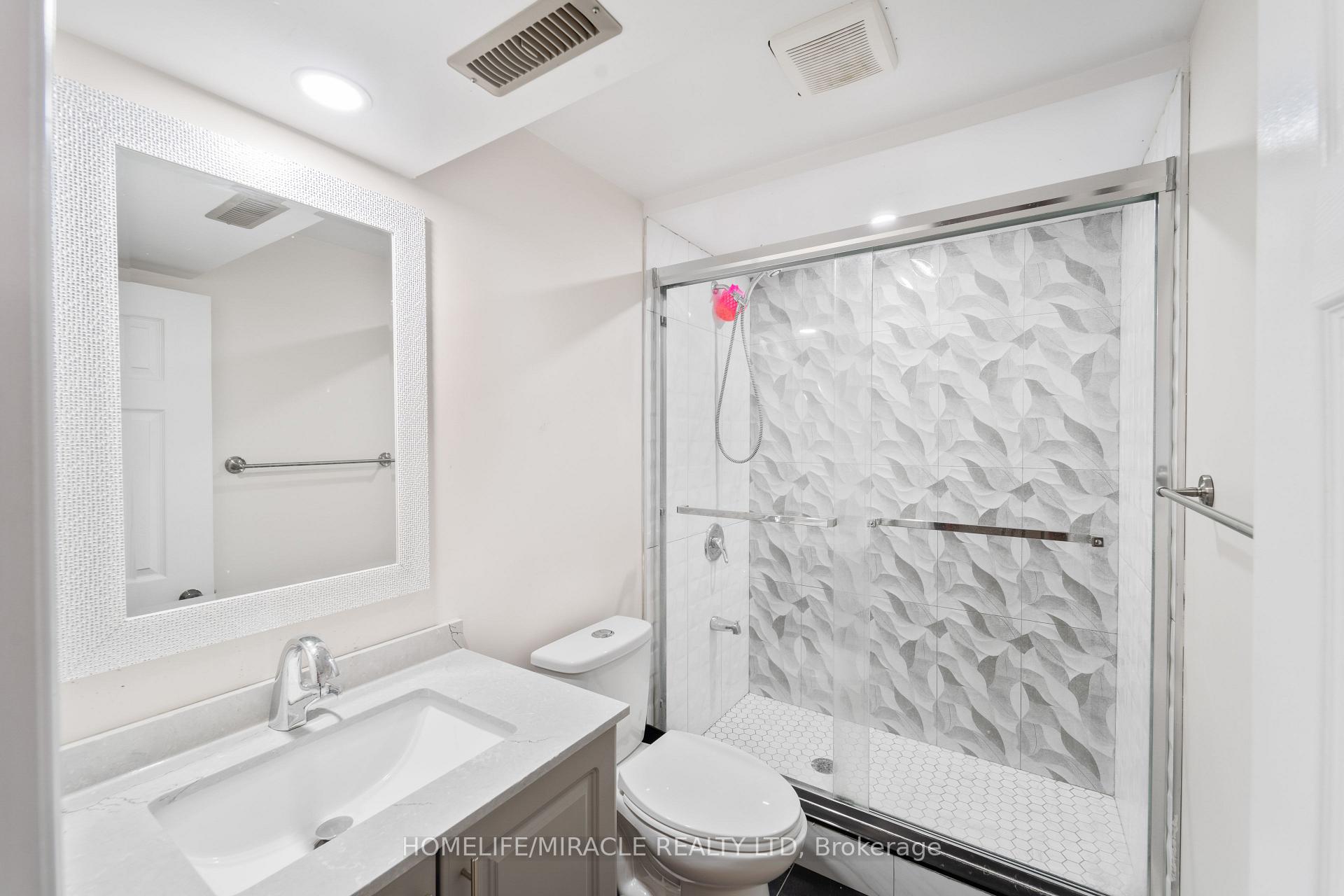 Photo 31 of 324 Edenbrook Hill Drive, Brampton, Fletcher's Meadow — HOMEH