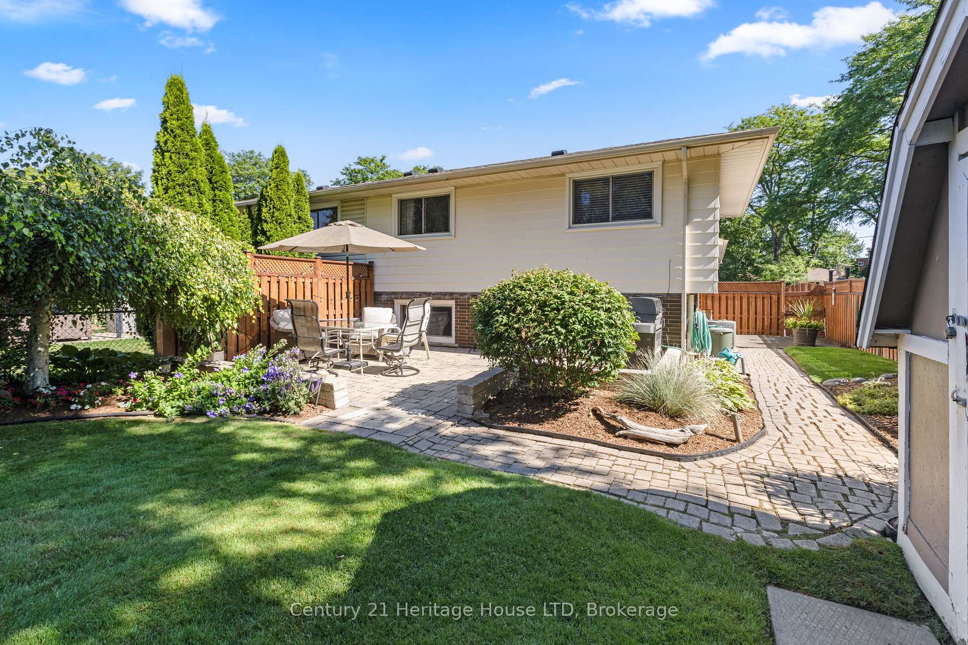 Photo 6 of 20 Cypress Street, St. Catharines, Lakeport — HOMEH