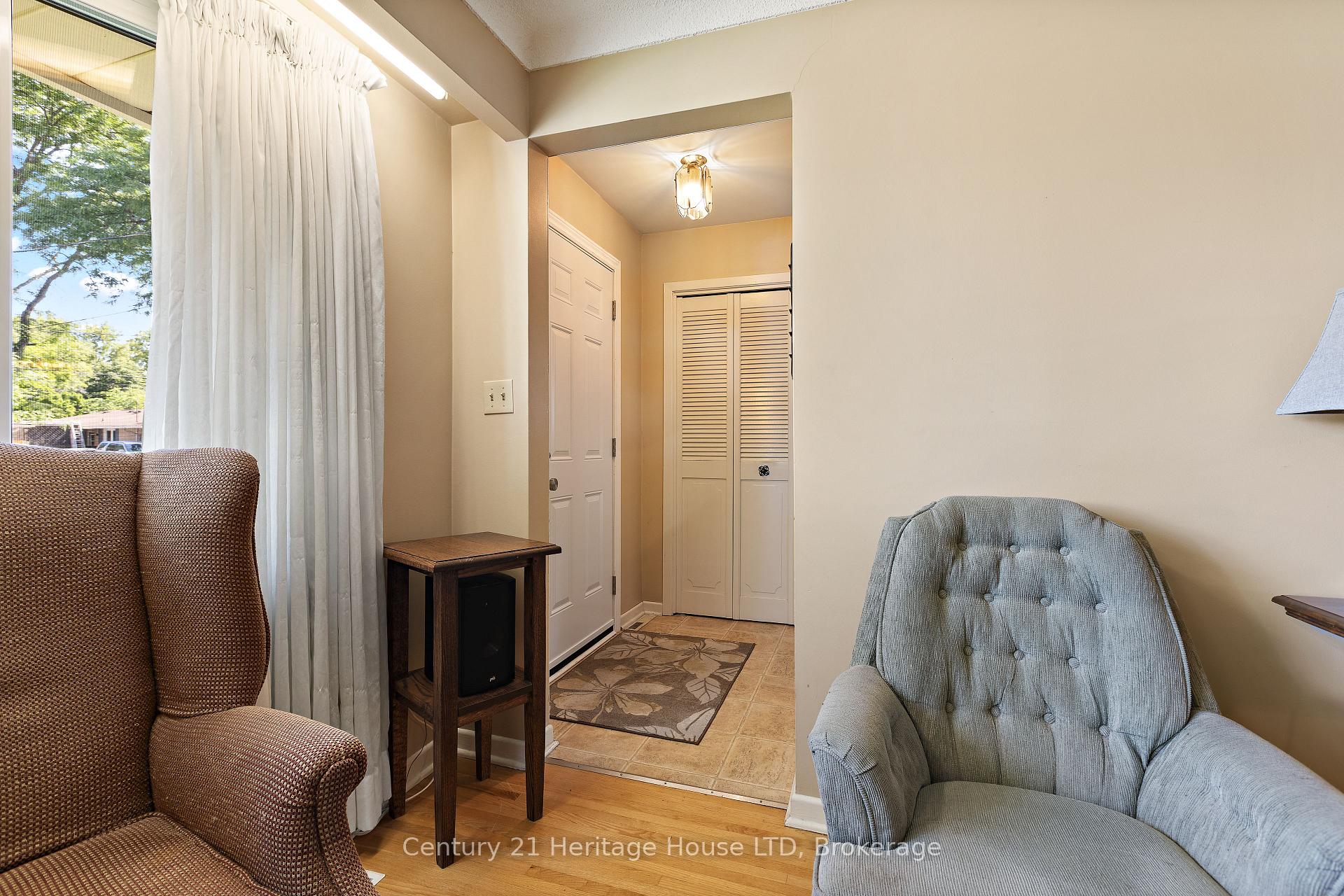 Photo 9 of 20 Cypress Street, St. Catharines, Lakeport — HOMEH
