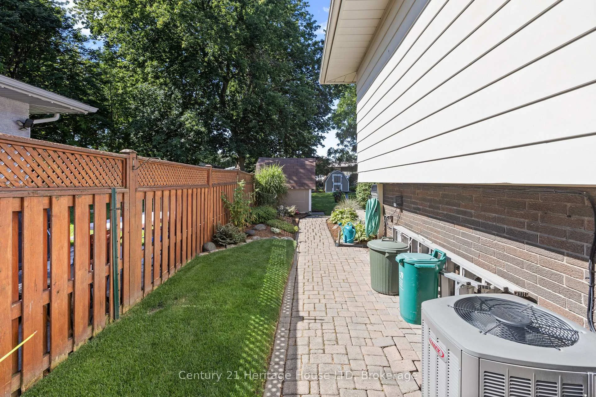 Photo 7 of 20 Cypress Street, St. Catharines, Lakeport — HOMEH