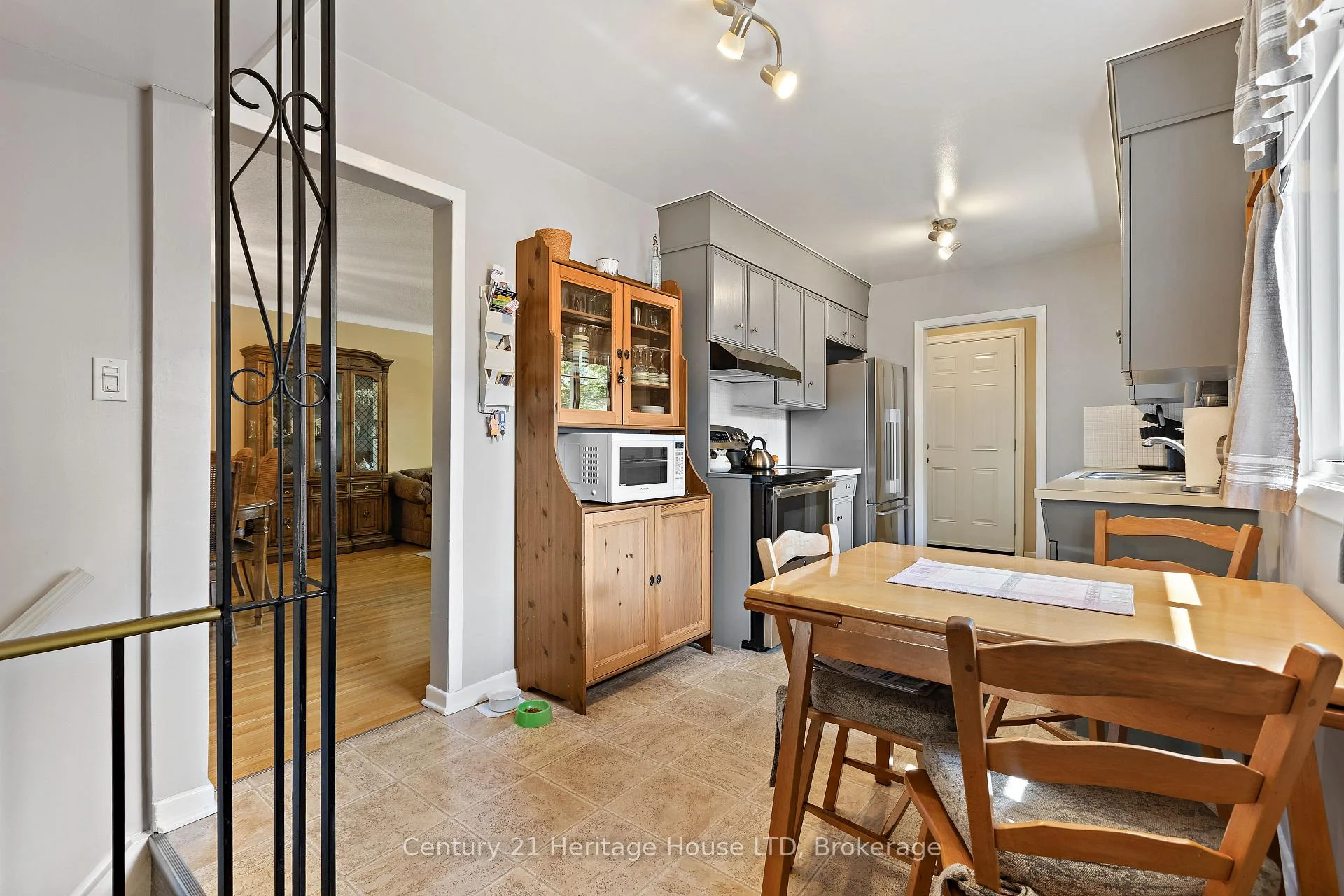 Photo 23 of 20 Cypress Street, St. Catharines, Lakeport — HOMEH
