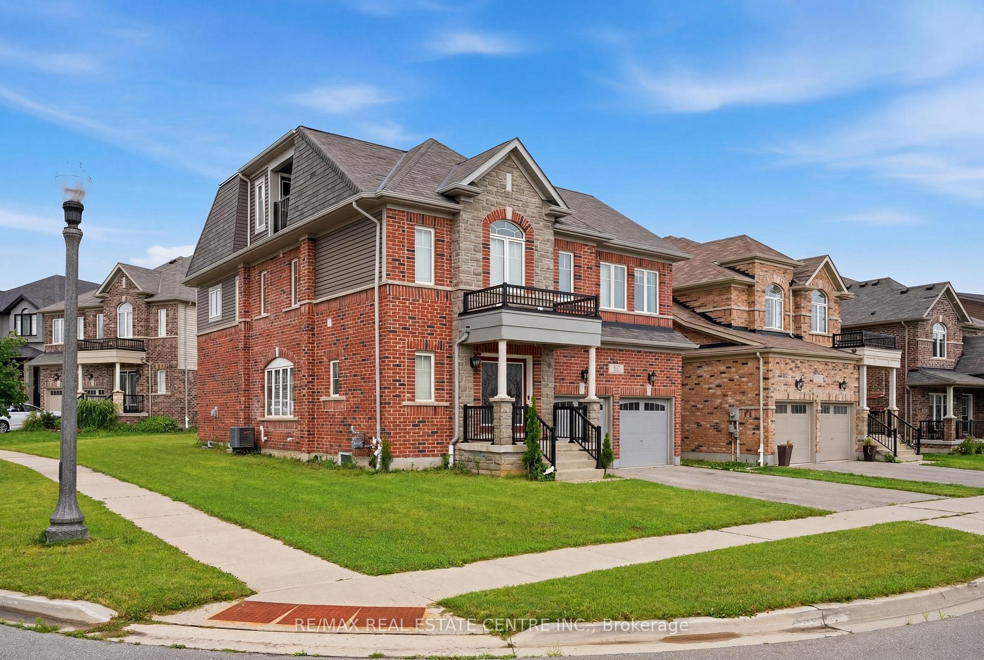 Photo 2 of 135 Watermill Street, Kitchener, Doon South — HOMEH