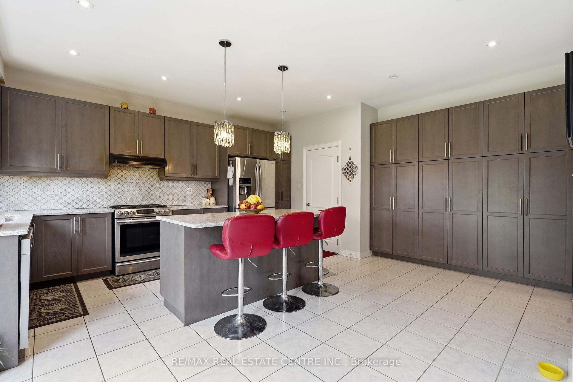 Photo 11 of 135 Watermill Street, Kitchener, Doon South — HOMEH
