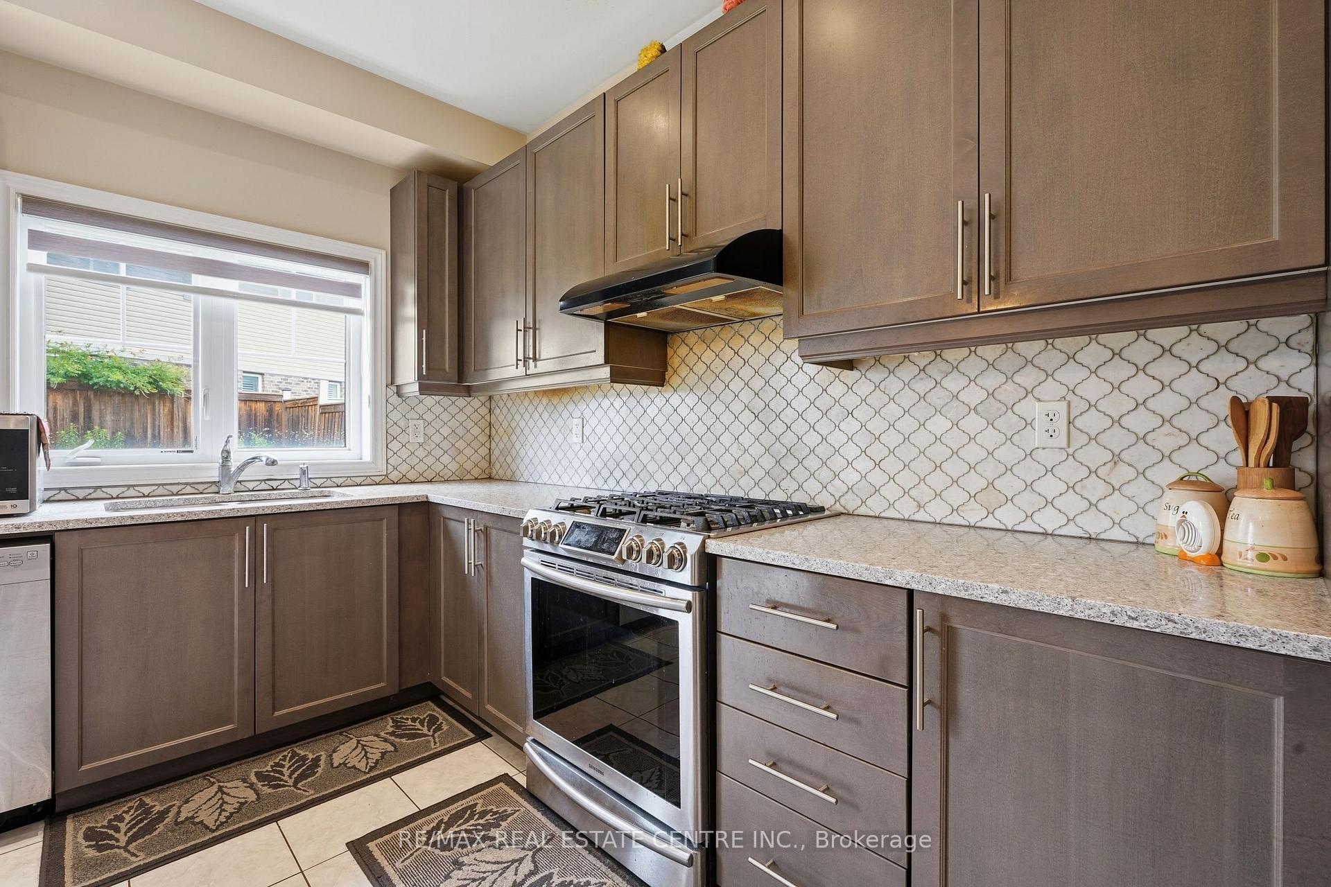 Photo 17 of 135 Watermill Street, Kitchener, Doon South — HOMEH
