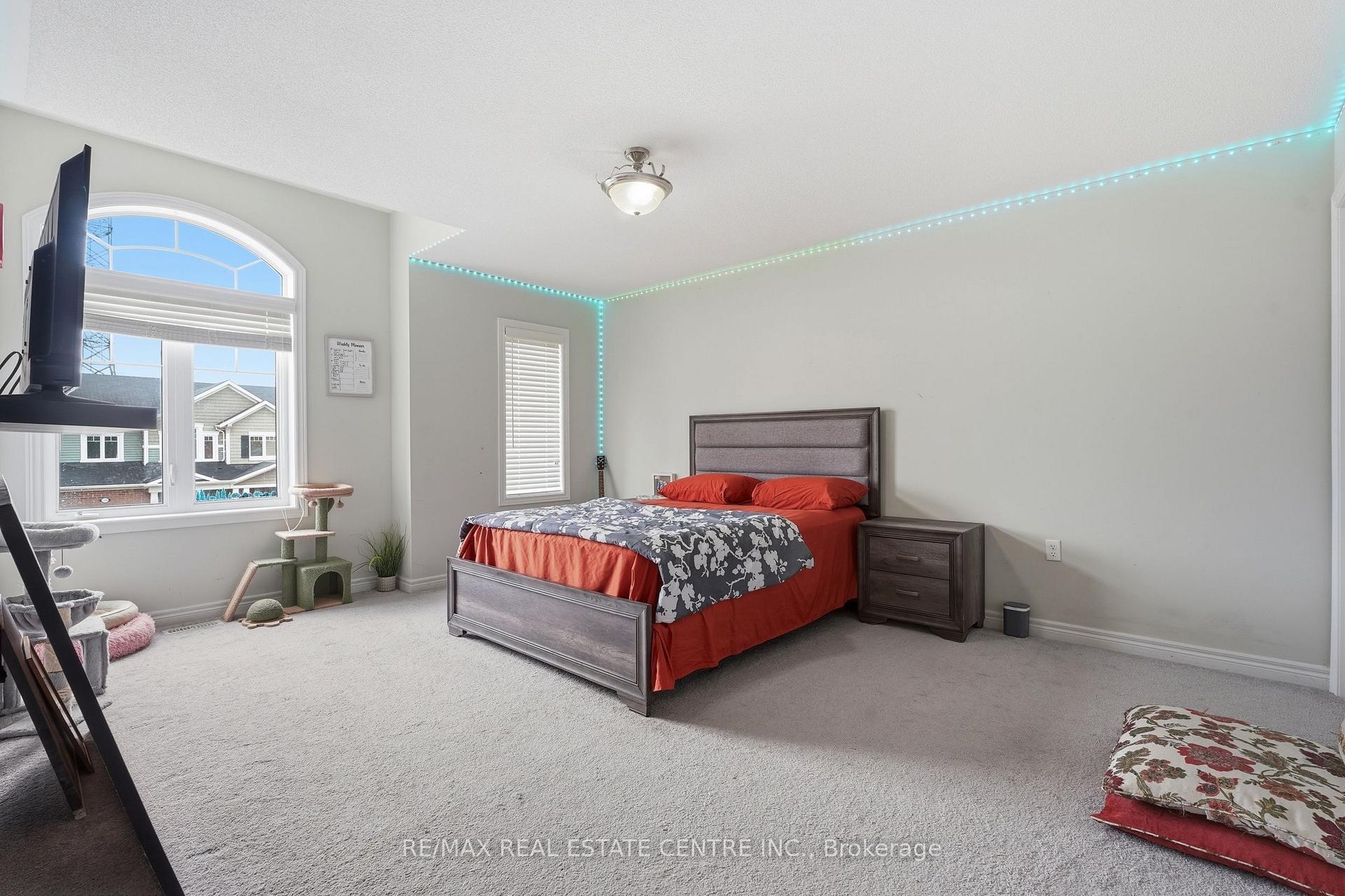 Photo 19 of 135 Watermill Street, Kitchener, Doon South — HOMEH