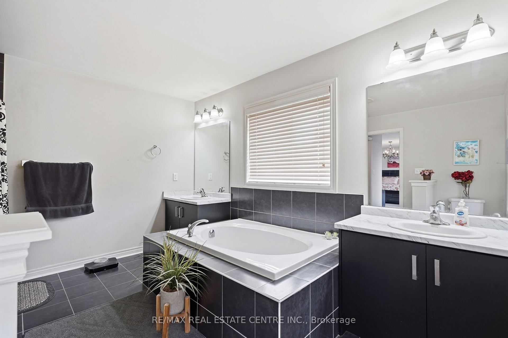 Photo 24 of 135 Watermill Street, Kitchener, Doon South — HOMEH