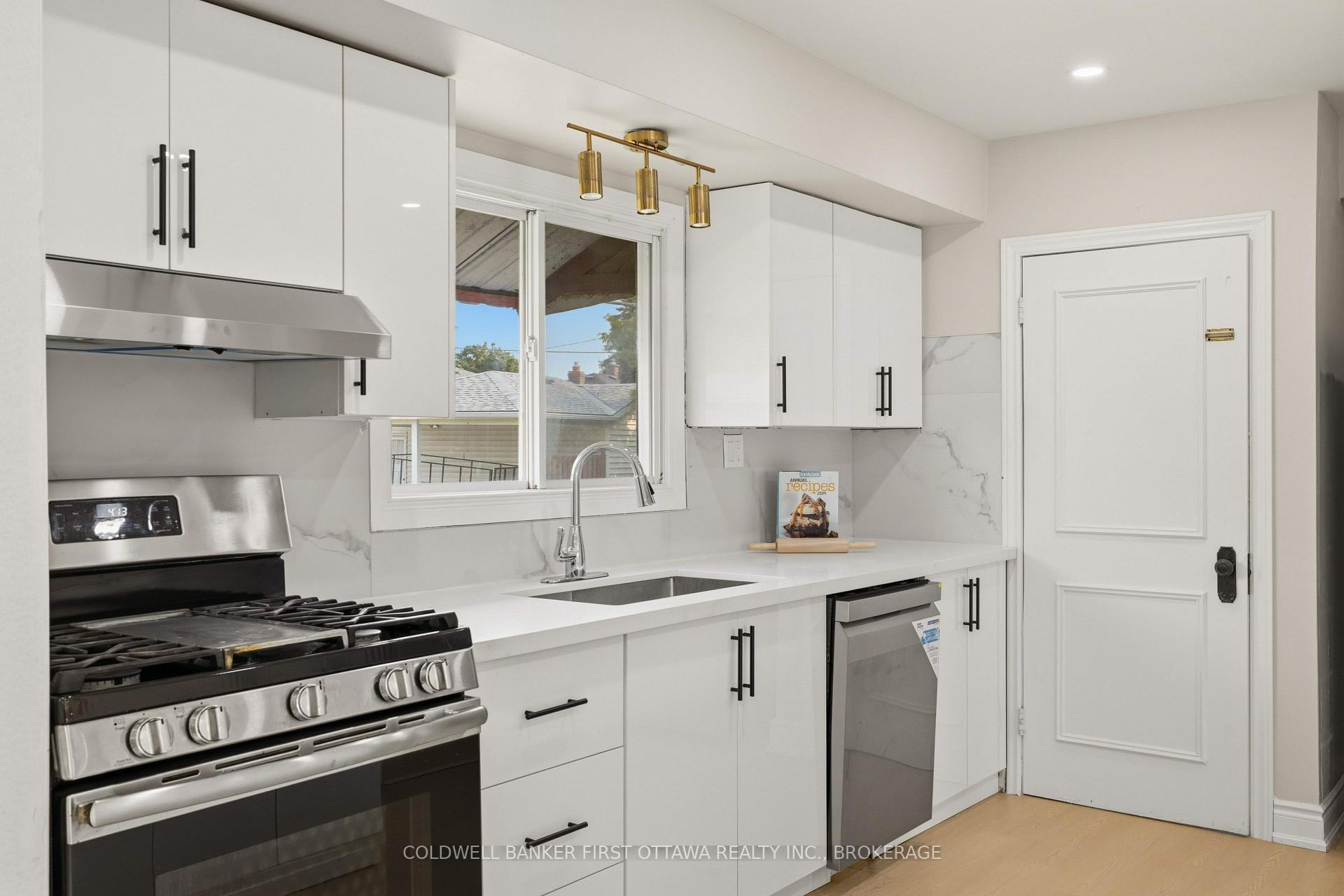 Photo 15 of 110 Liddell Crescent, Kingston, Central City West — HOMEH