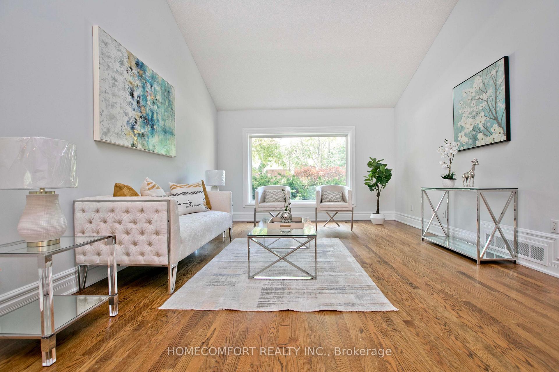 Photo 2 of 17 Bramble Drive, North York, Banbury-Don Mills — HOMEH