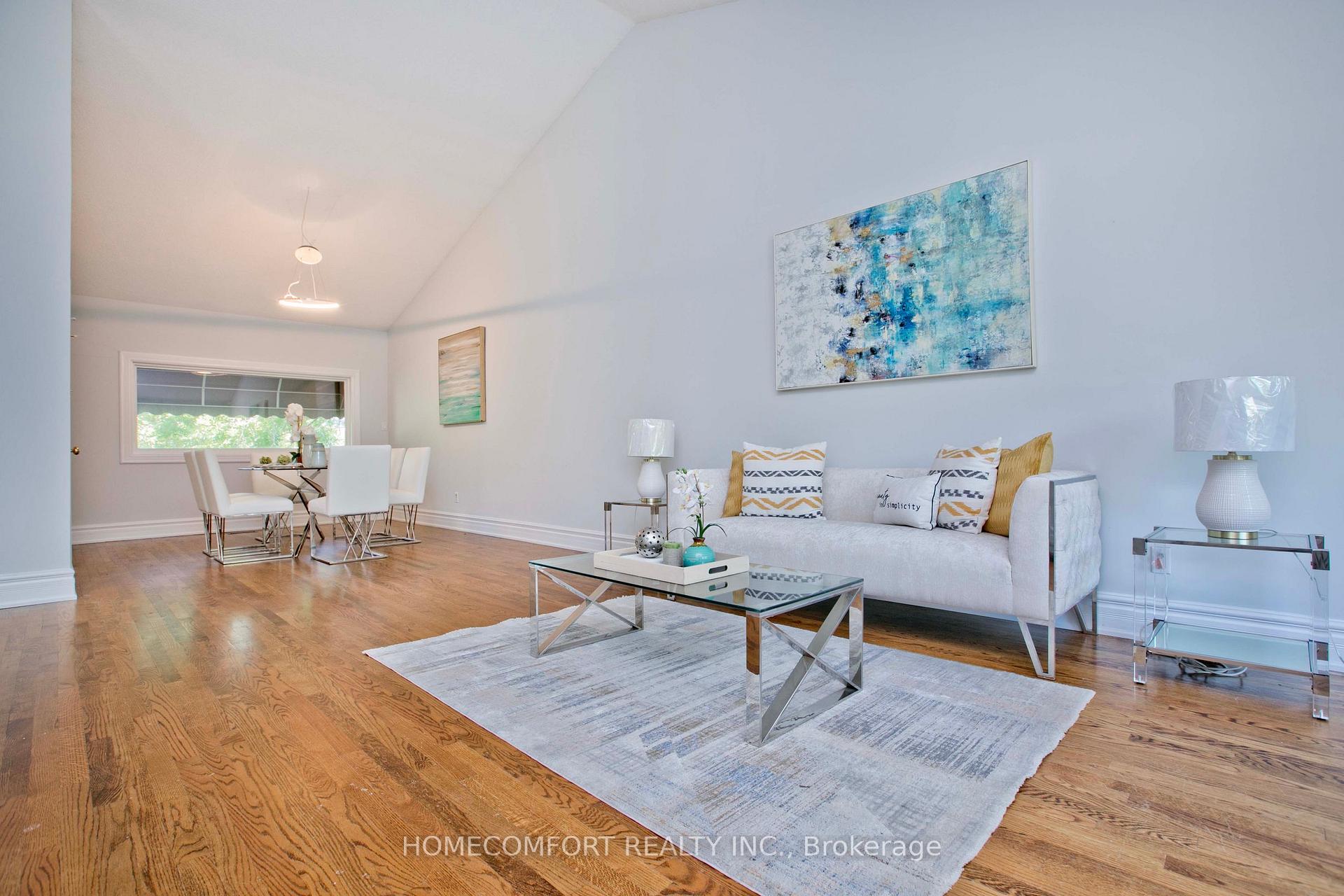 Photo 3 of 17 Bramble Drive, North York, Banbury-Don Mills — HOMEH