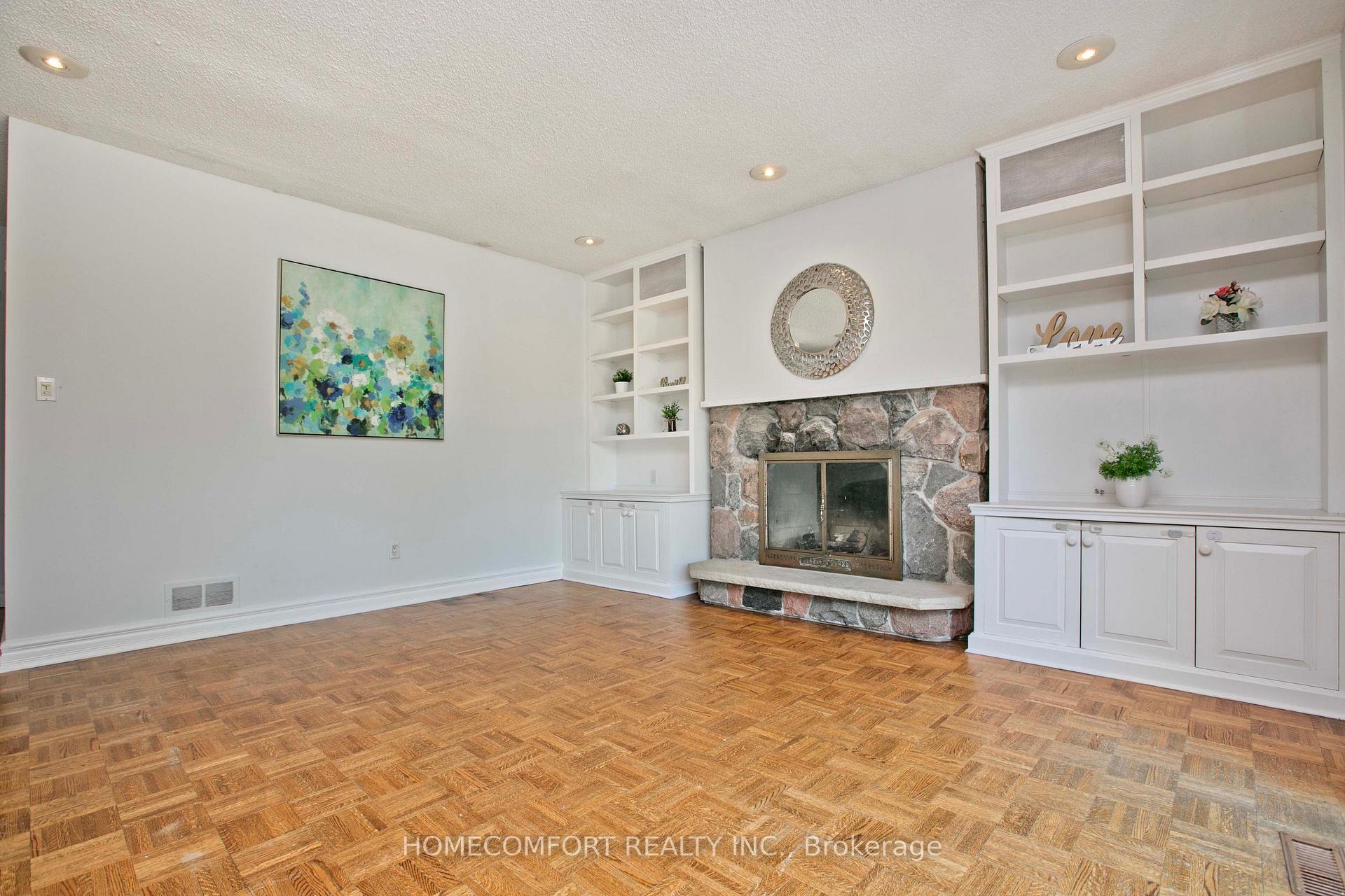 Photo 8 of 17 Bramble Drive, North York, Banbury-Don Mills — HOMEH