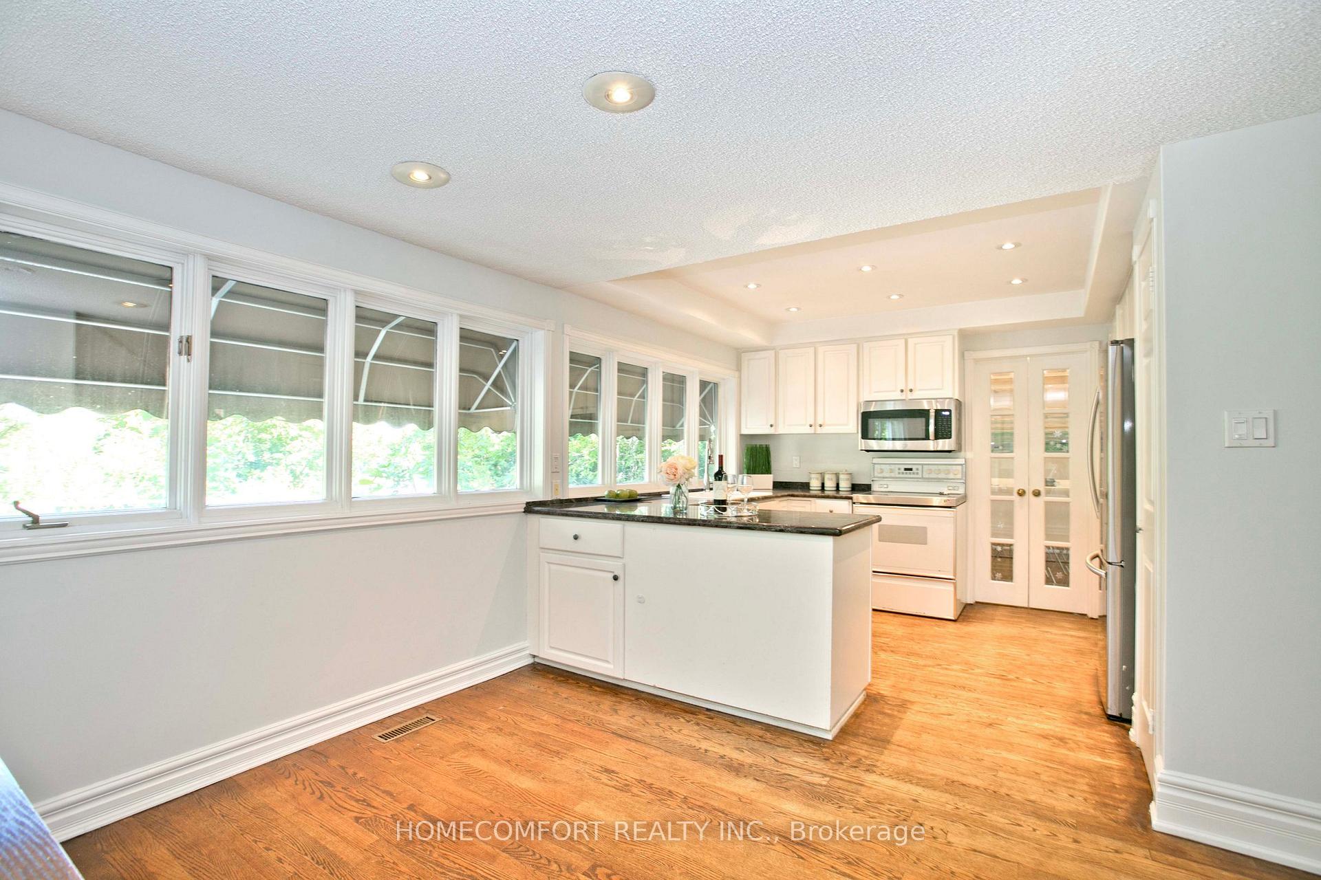 Photo 12 of 17 Bramble Drive, North York, Banbury-Don Mills — HOMEH