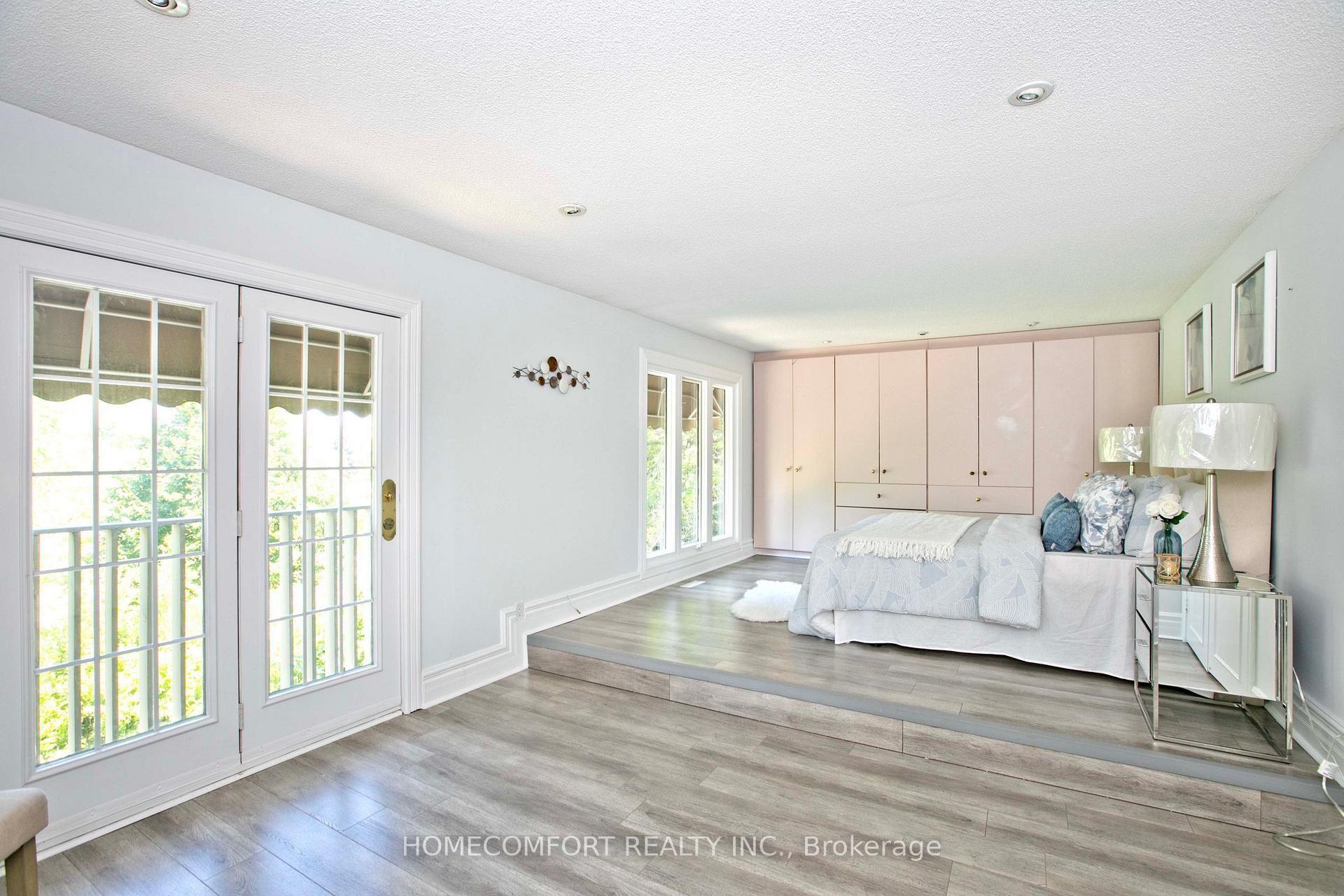 Photo 13 of 17 Bramble Drive, North York, Banbury-Don Mills — HOMEH