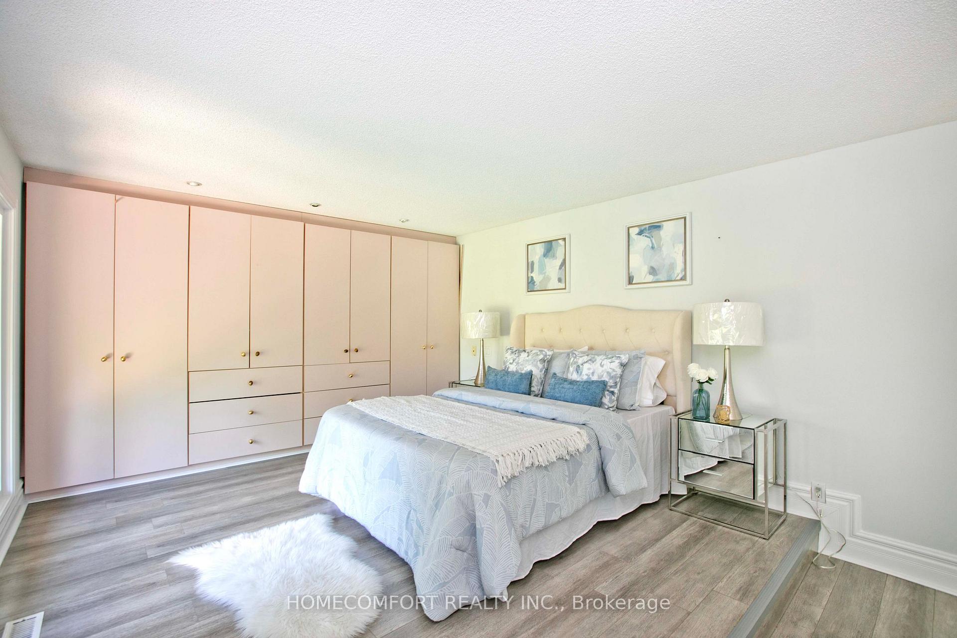 Photo 14 of 17 Bramble Drive, North York, Banbury-Don Mills — HOMEH