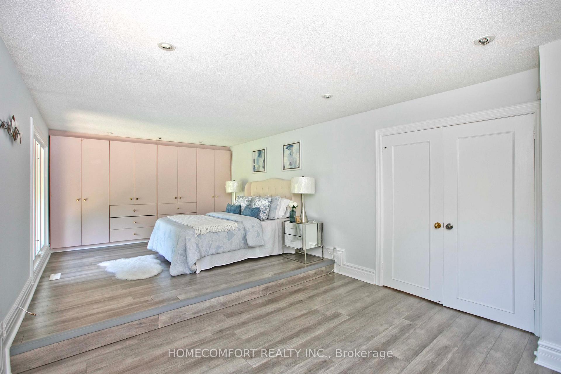 Photo 15 of 17 Bramble Drive, North York, Banbury-Don Mills — HOMEH