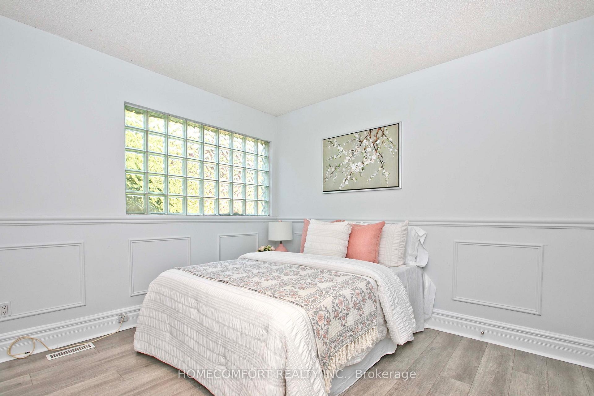 Photo 20 of 17 Bramble Drive, North York, Banbury-Don Mills — HOMEH