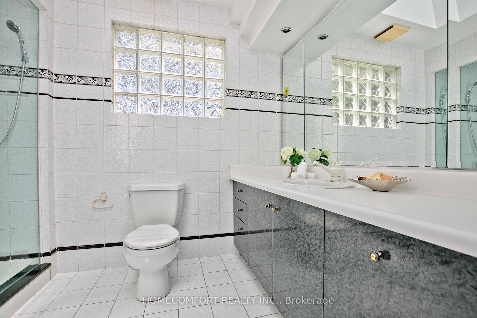 Photo 21 of 17 Bramble Drive, North York, Banbury-Don Mills — HOMEH