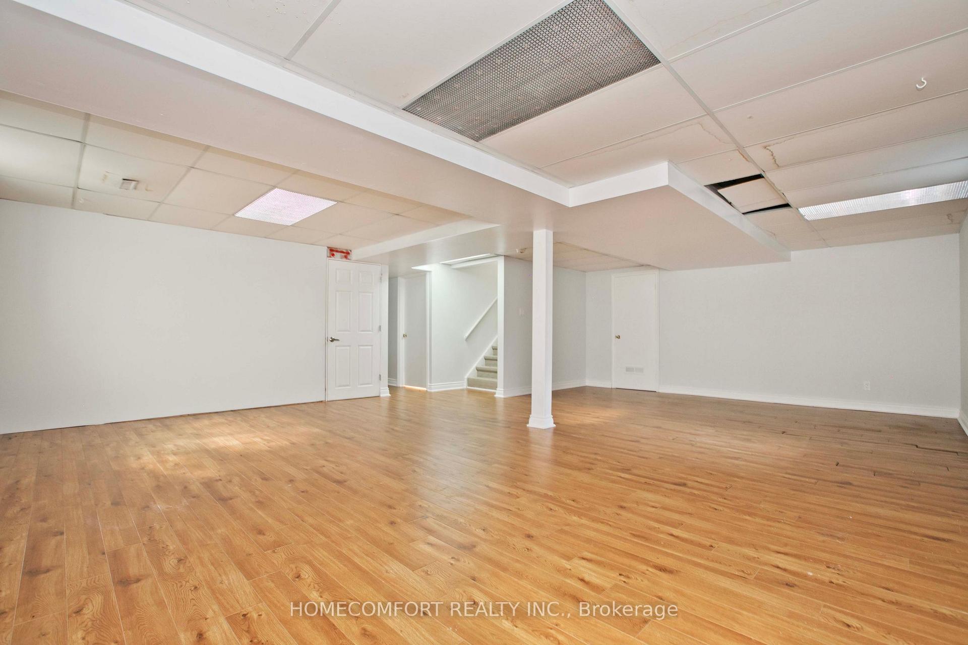 Photo 24 of 17 Bramble Drive, North York, Banbury-Don Mills — HOMEH