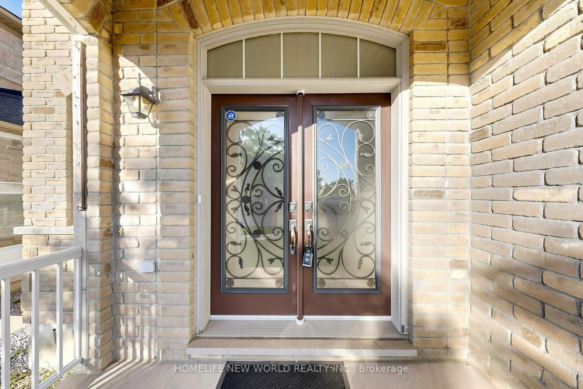 Photo 5 of 20 Pineforest Place, Markham, Wismer — HOMEH