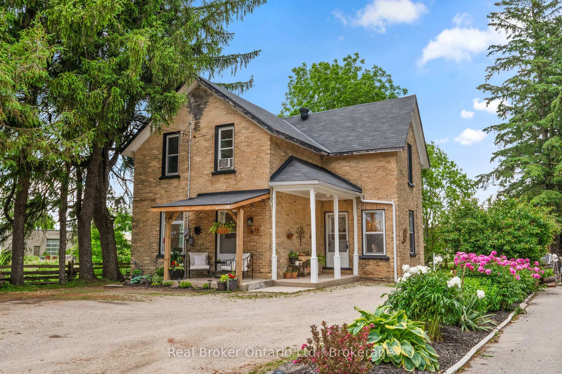Photo of 677 Garafraxa Street N
