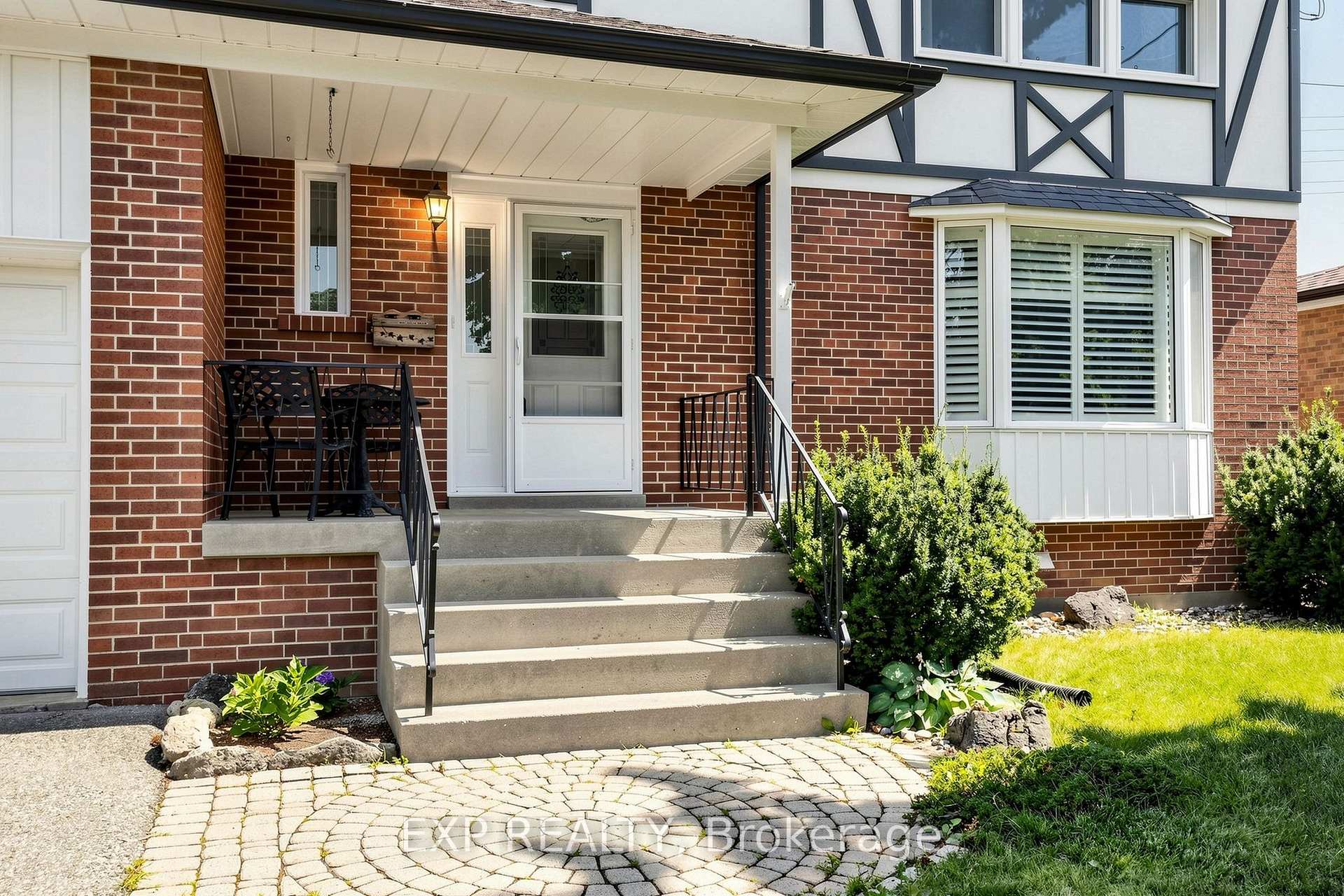 Photo 8 of 22 Chestnut Avenue, Brampton, Northwood Park — HOMEH