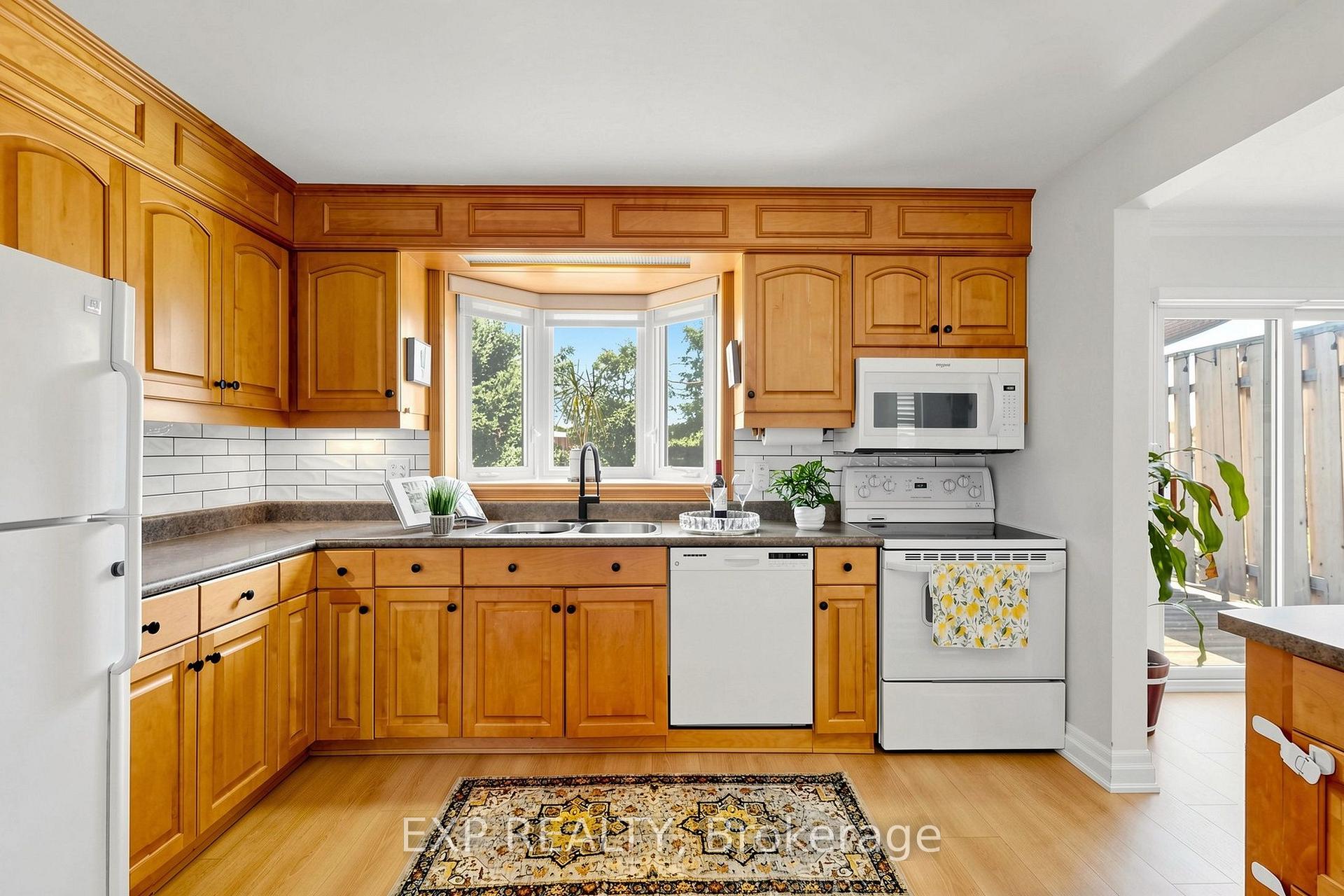 Photo 30 of 22 Chestnut Avenue, Brampton, Northwood Park — HOMEH