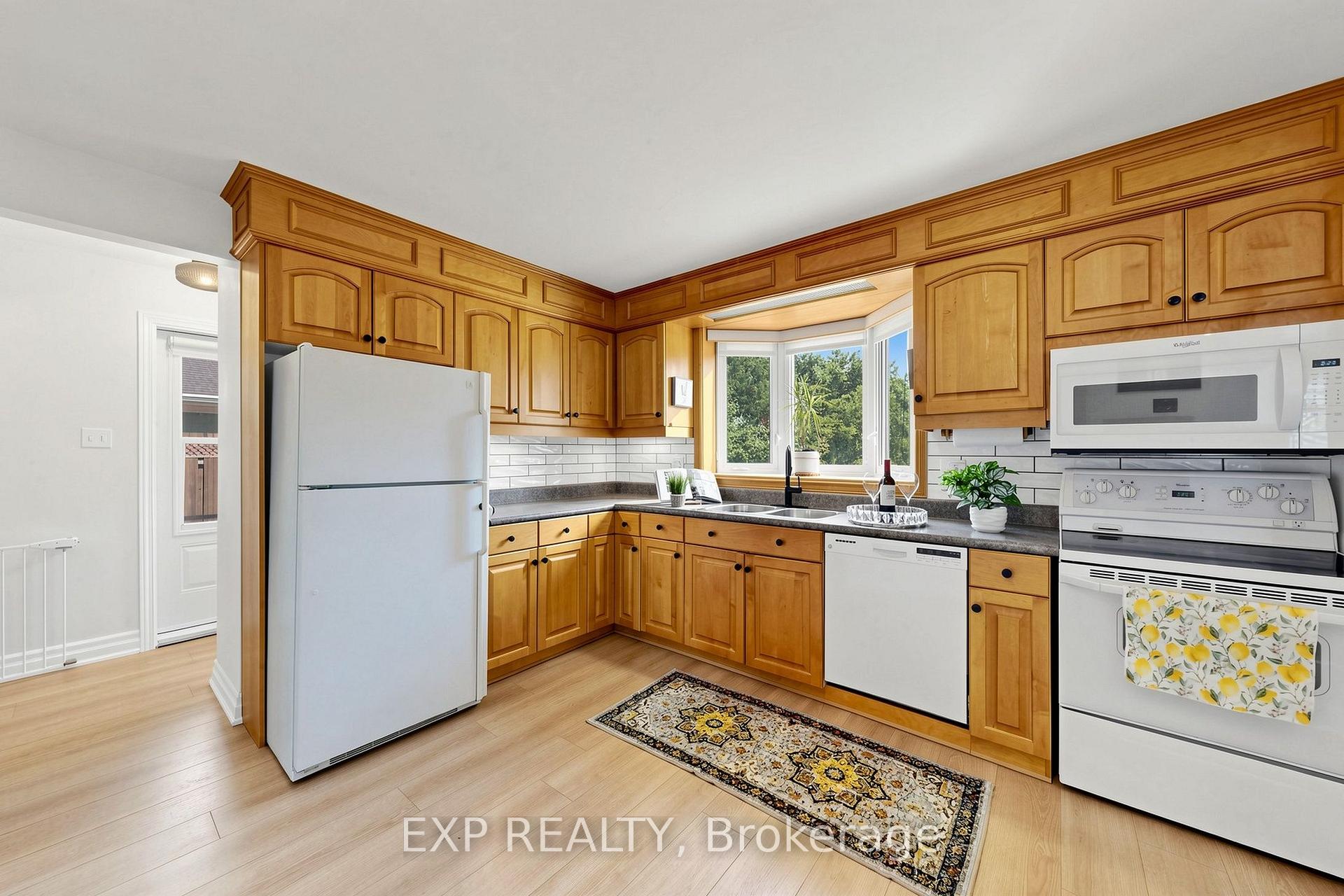 Photo 34 of 22 Chestnut Avenue, Brampton, Northwood Park — HOMEH