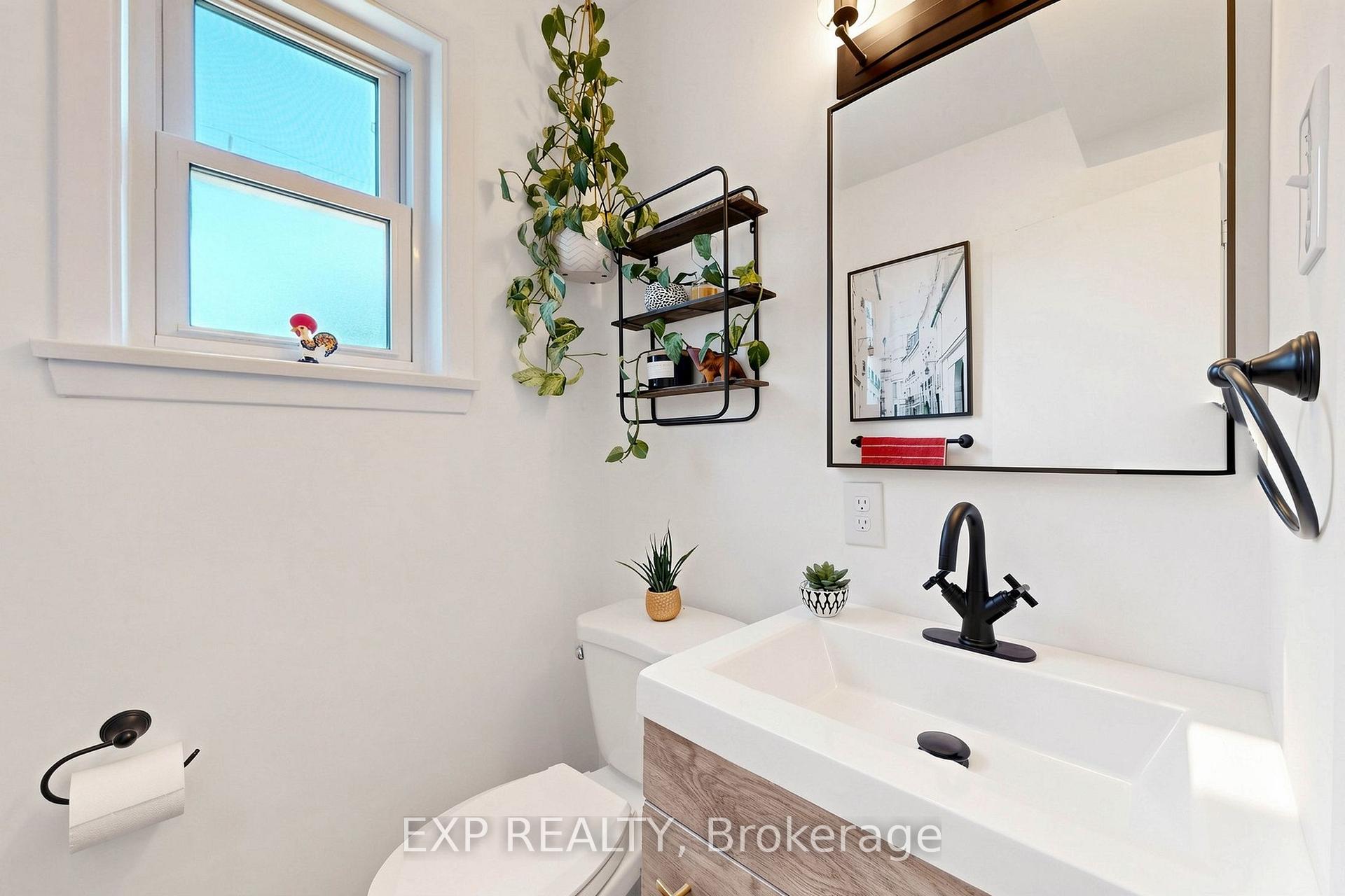 Photo 36 of 22 Chestnut Avenue, Brampton, Northwood Park — HOMEH