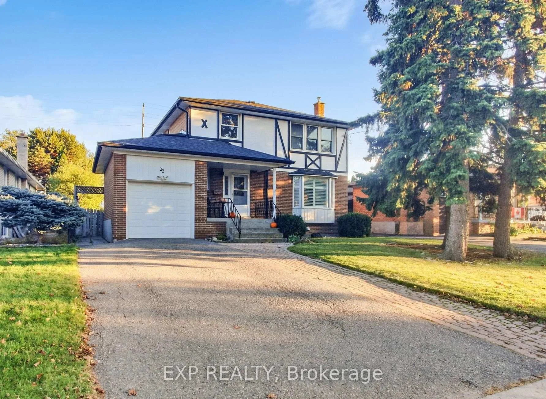 Photo 2 of 22 Chestnut Avenue, Brampton, Northwood Park — HOMEH