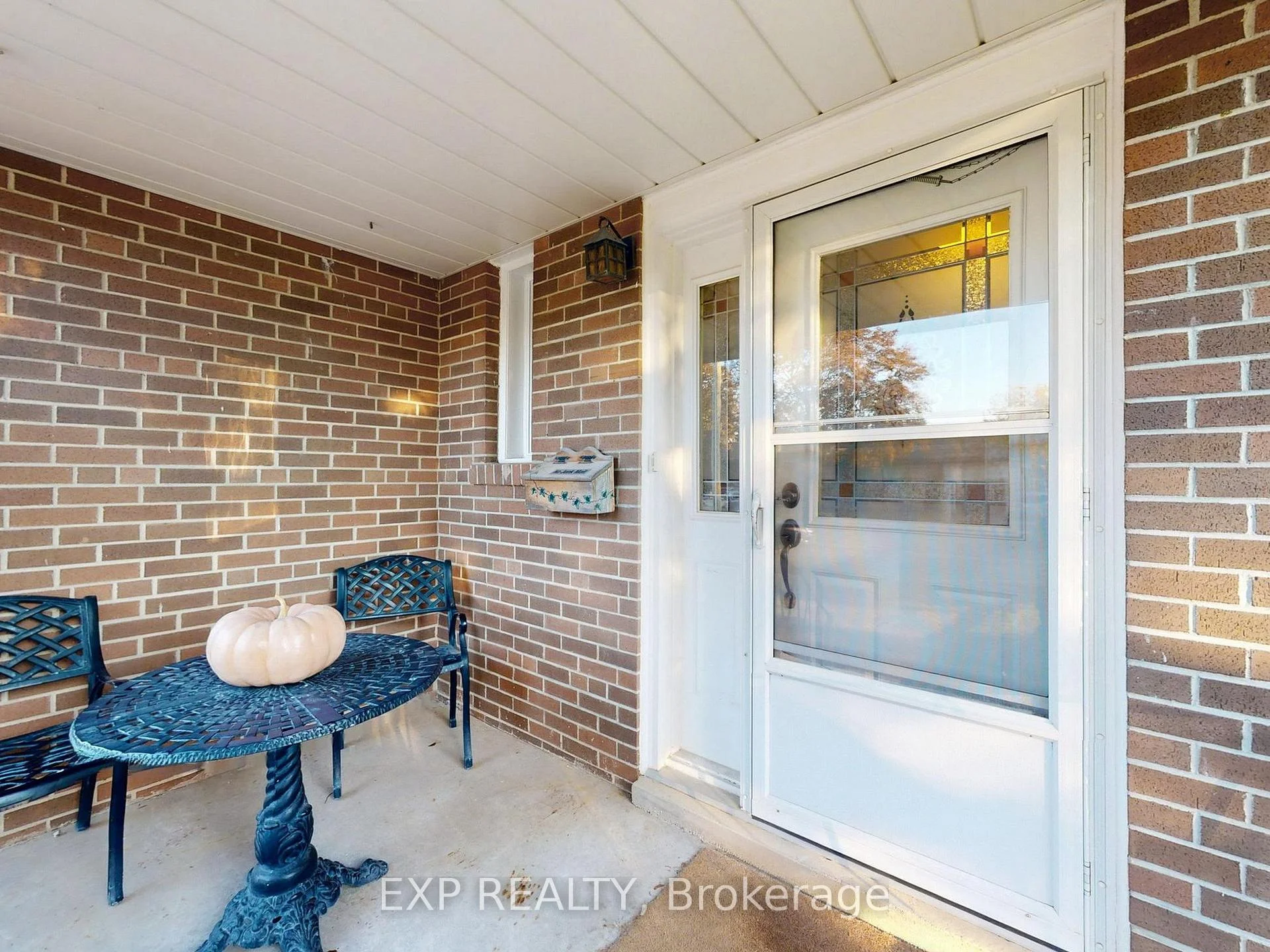 Photo 9 of 22 Chestnut Avenue, Brampton, Northwood Park — HOMEH