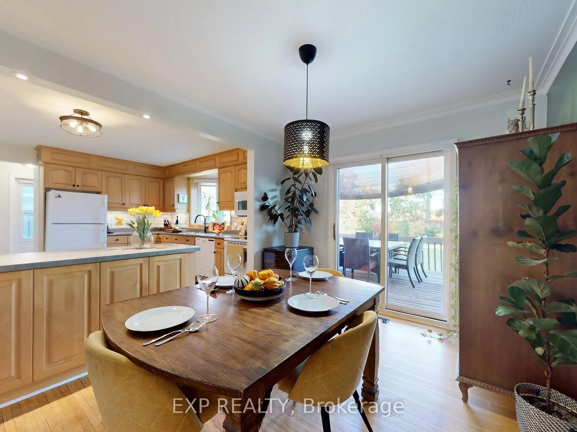 Photo 17 of 22 Chestnut Avenue, Brampton, Northwood Park — HOMEH