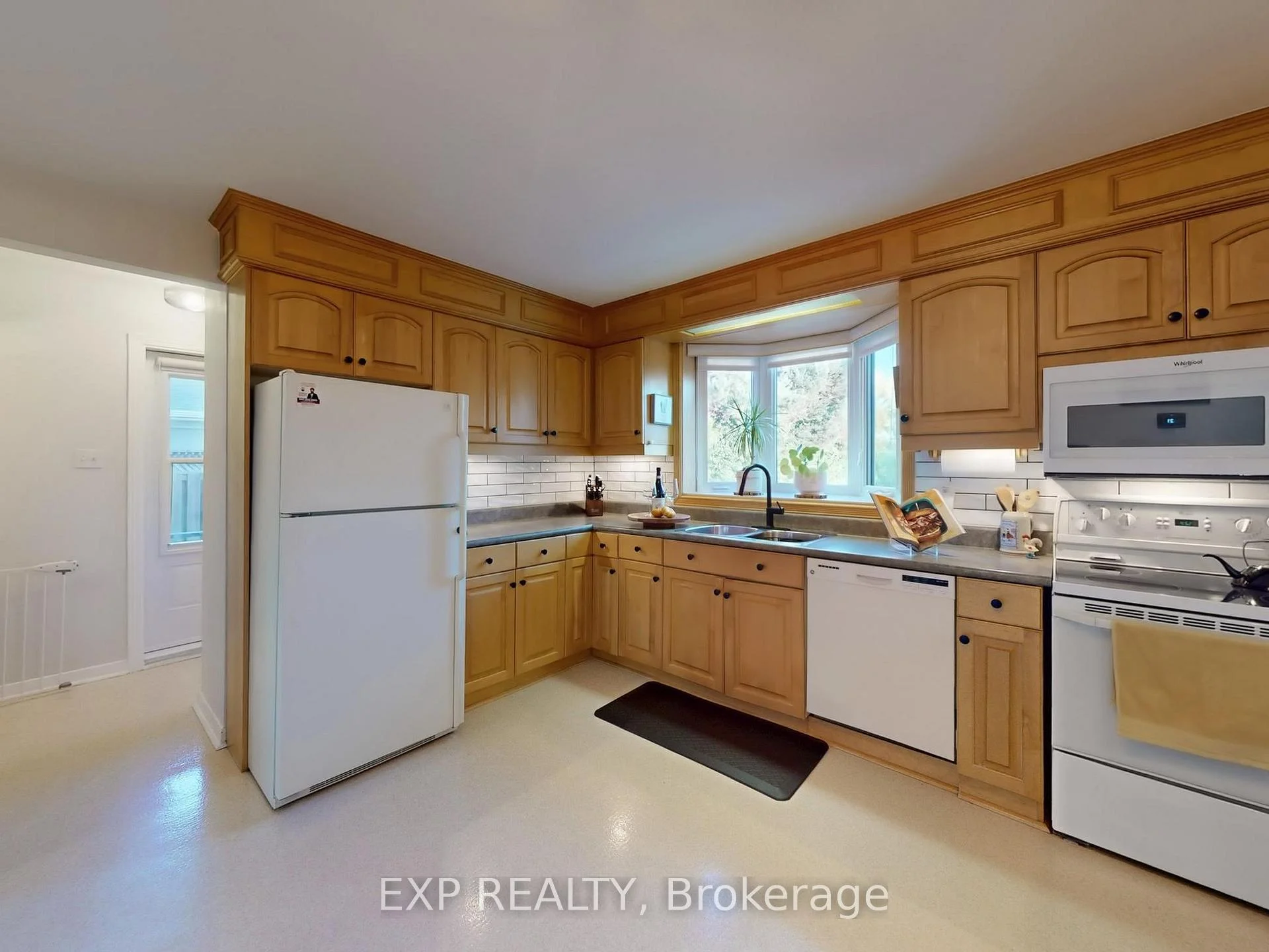 Photo 23 of 22 Chestnut Avenue, Brampton, Northwood Park — HOMEH
