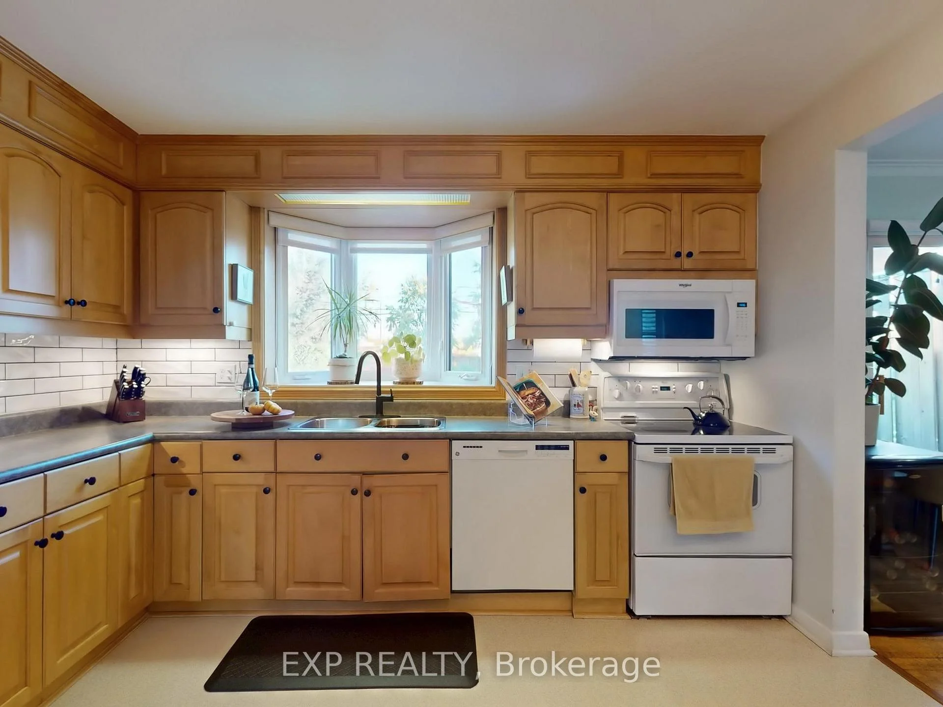 Photo 25 of 22 Chestnut Avenue, Brampton, Northwood Park — HOMEH