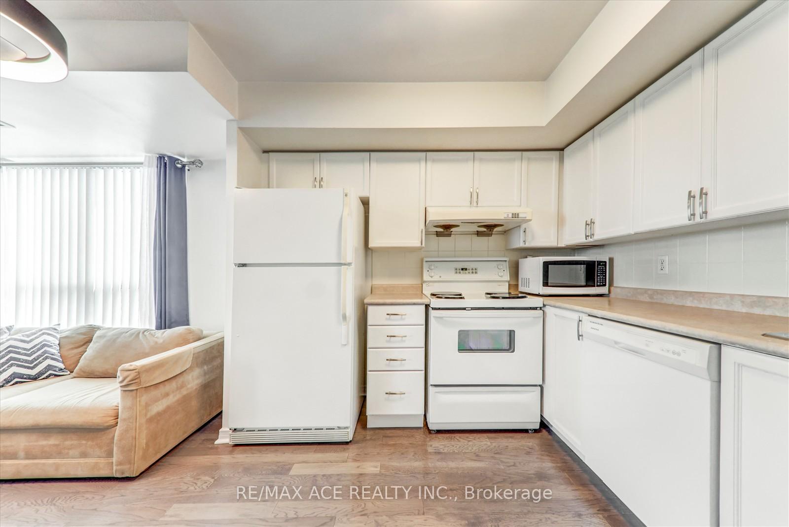 Photo 15 of Unit 1803, 2545 Erin Centre Boulevard, Mississauga, Central Erin Mills — HOMEH