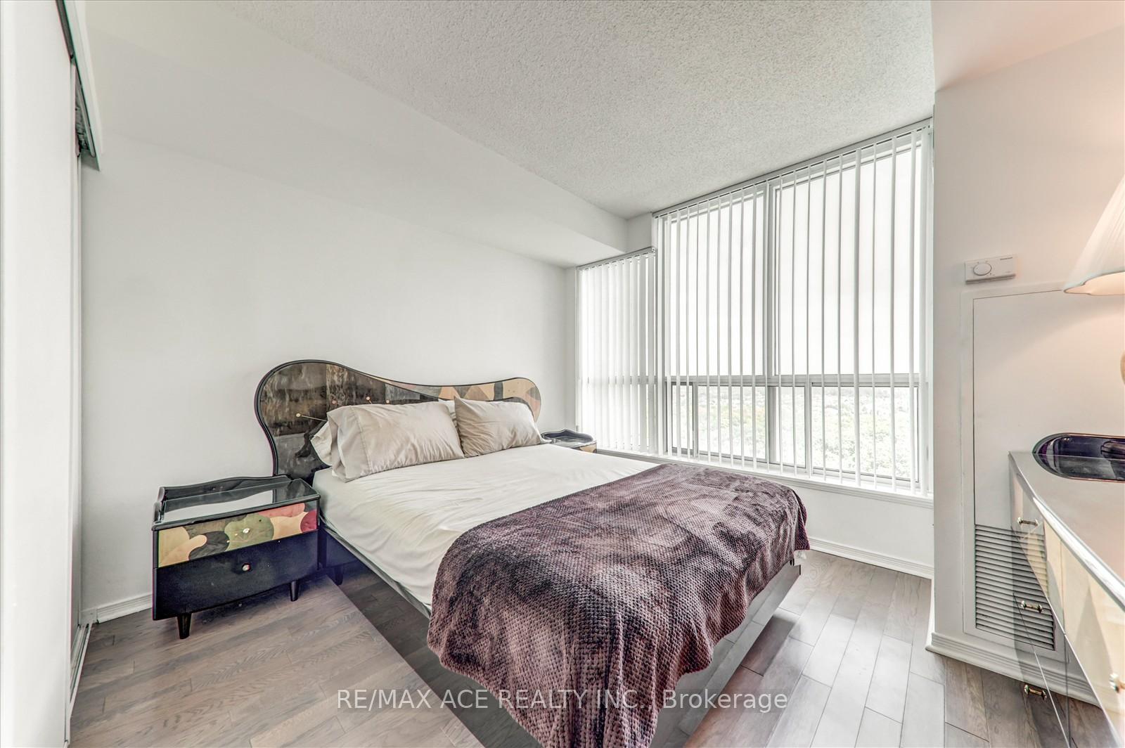Photo 20 of Unit 1803, 2545 Erin Centre Boulevard, Mississauga, Central Erin Mills — HOMEH