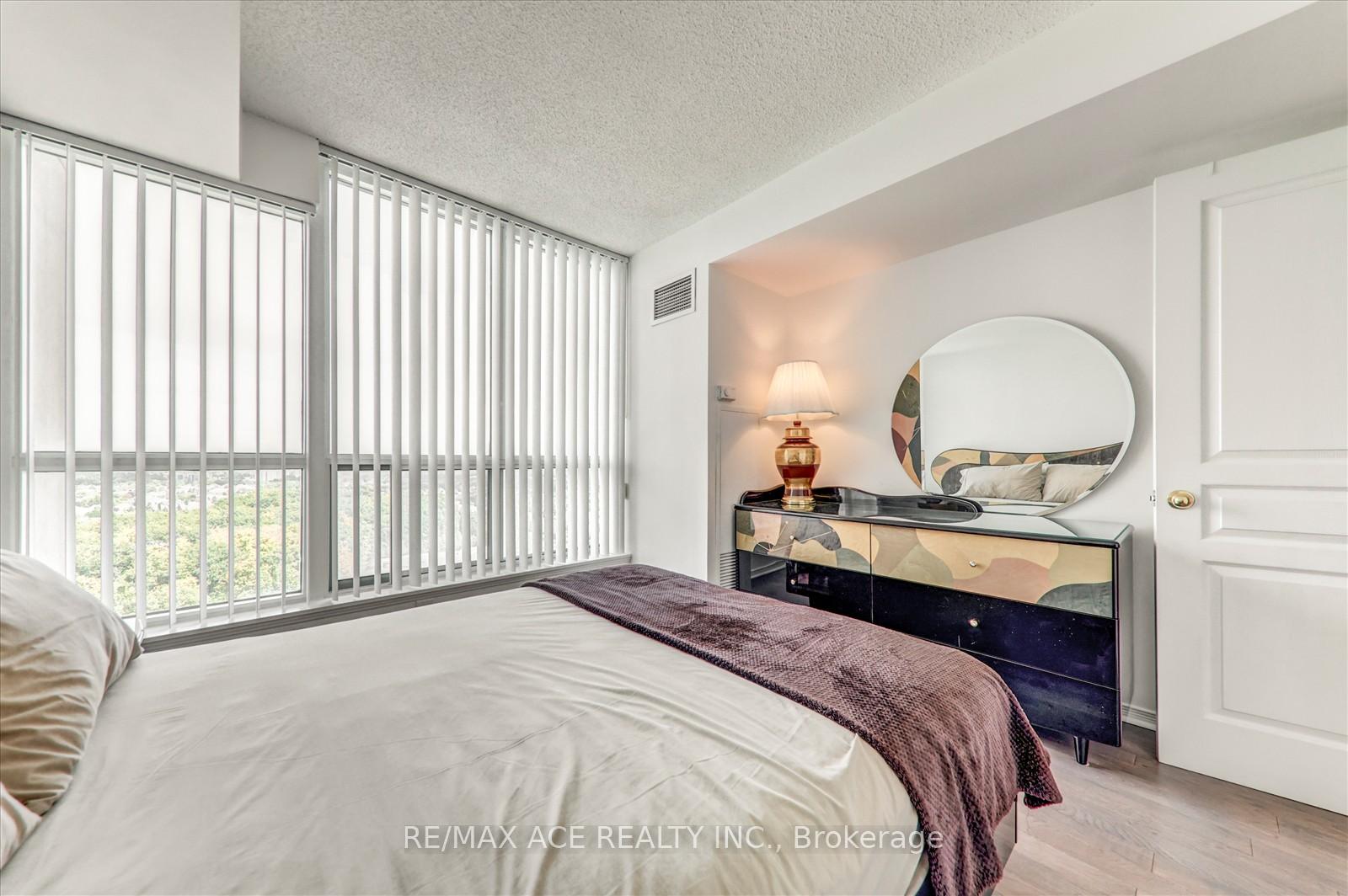 Photo 21 of Unit 1803, 2545 Erin Centre Boulevard, Mississauga, Central Erin Mills — HOMEH