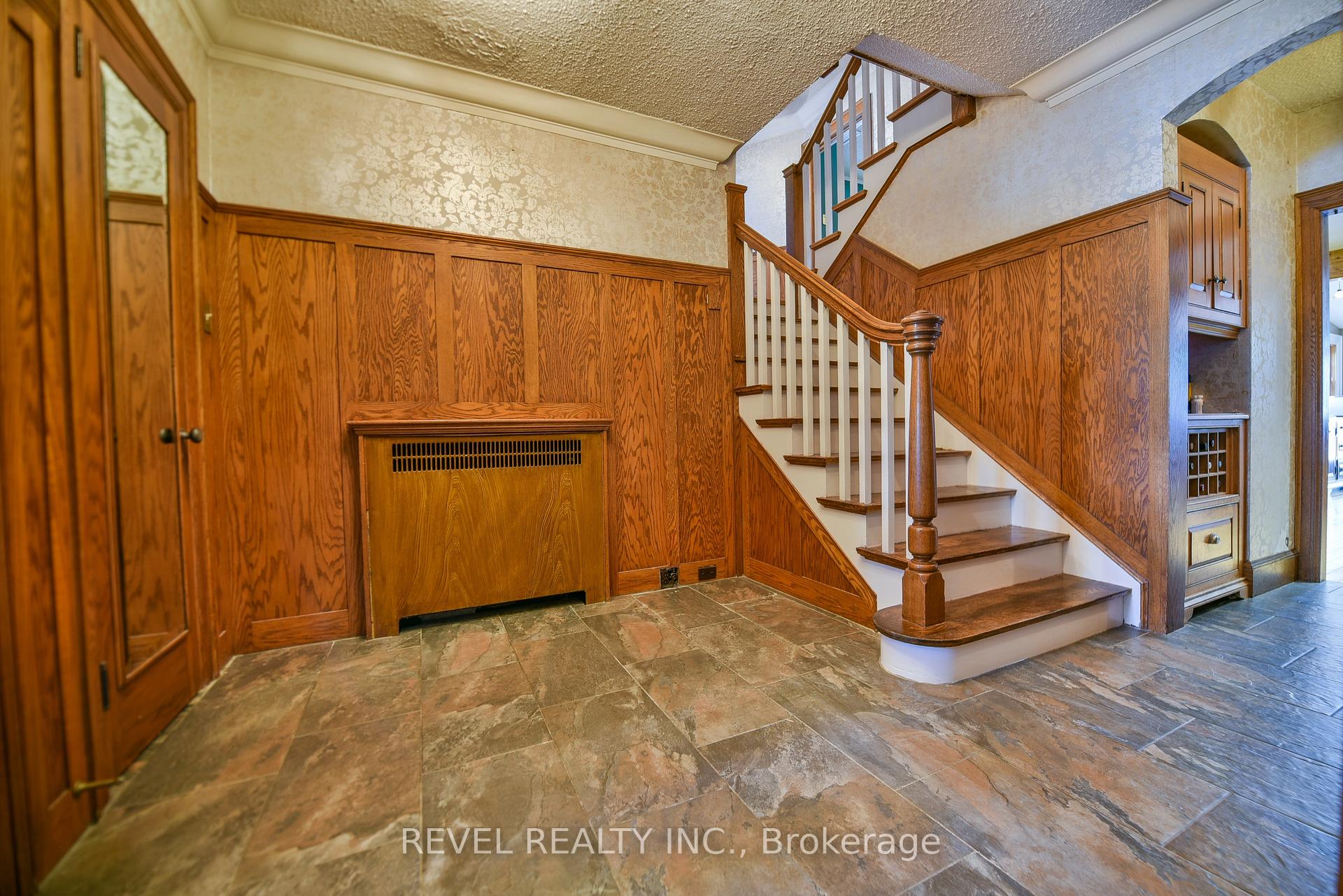 Photo 2 of 184 Hemlock Street, Timmins, TNE - Hill District — HOMEH